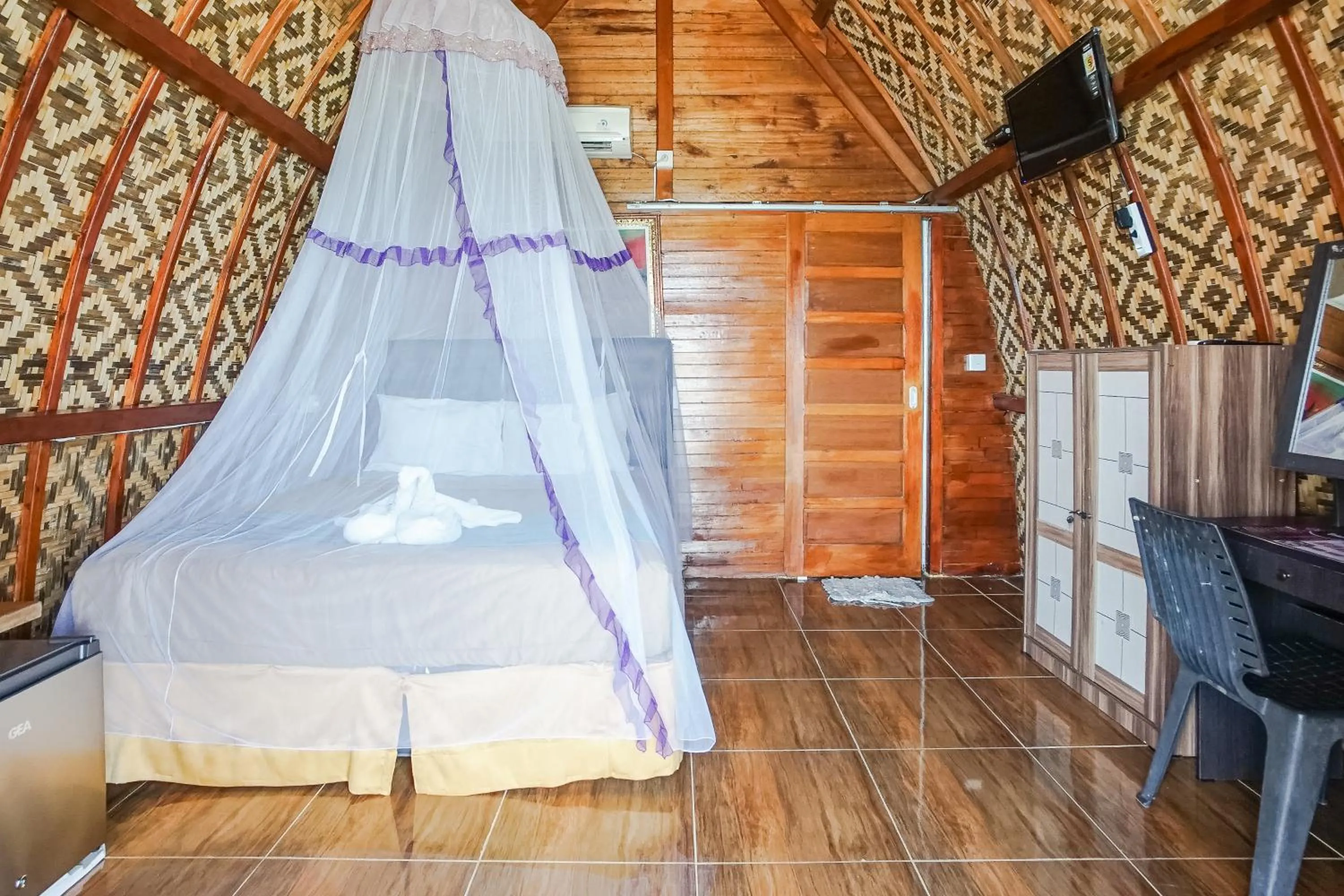 Bedroom, Bed in Road Beach Villa