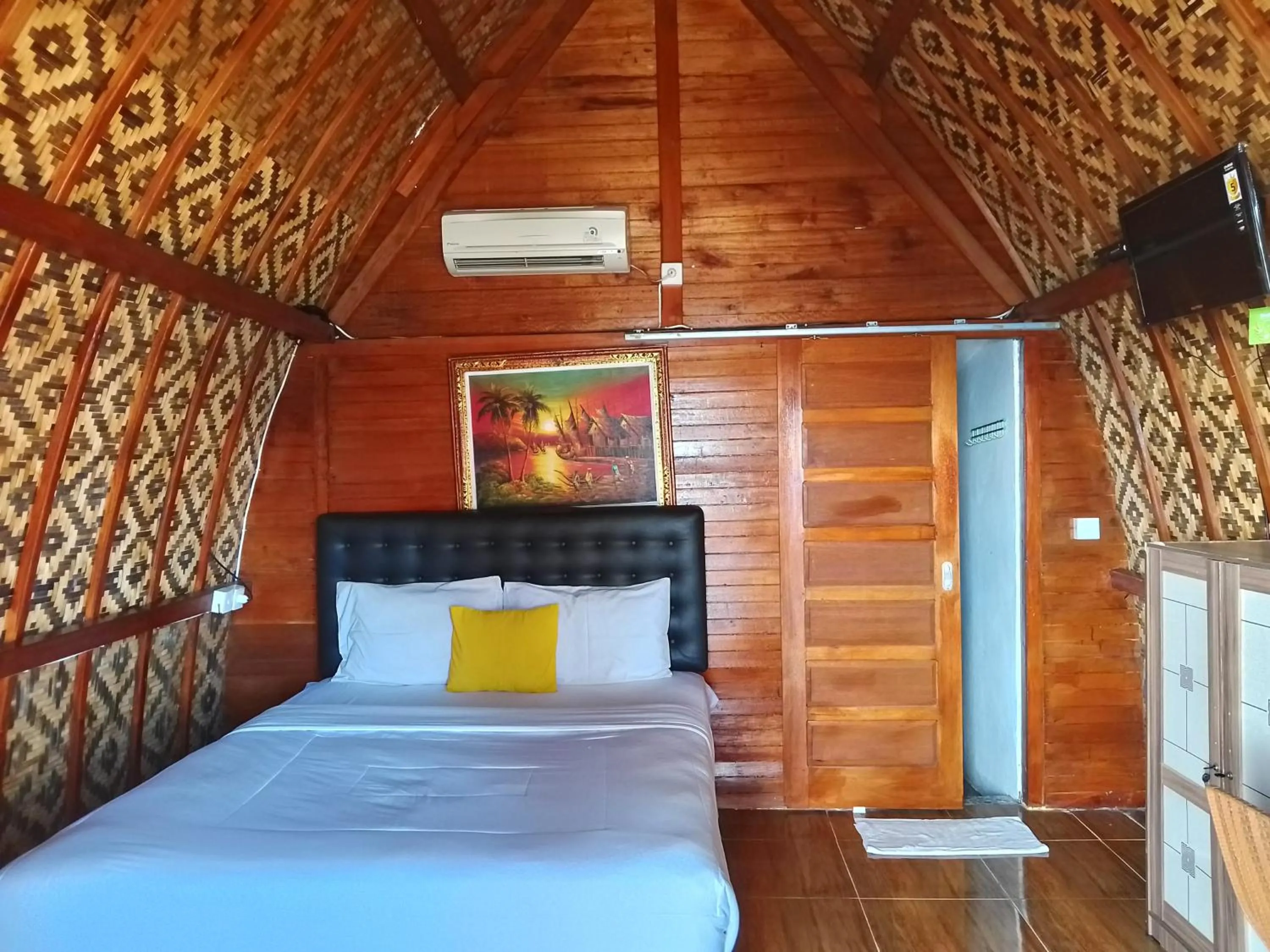 Bed in Road Beach Villa