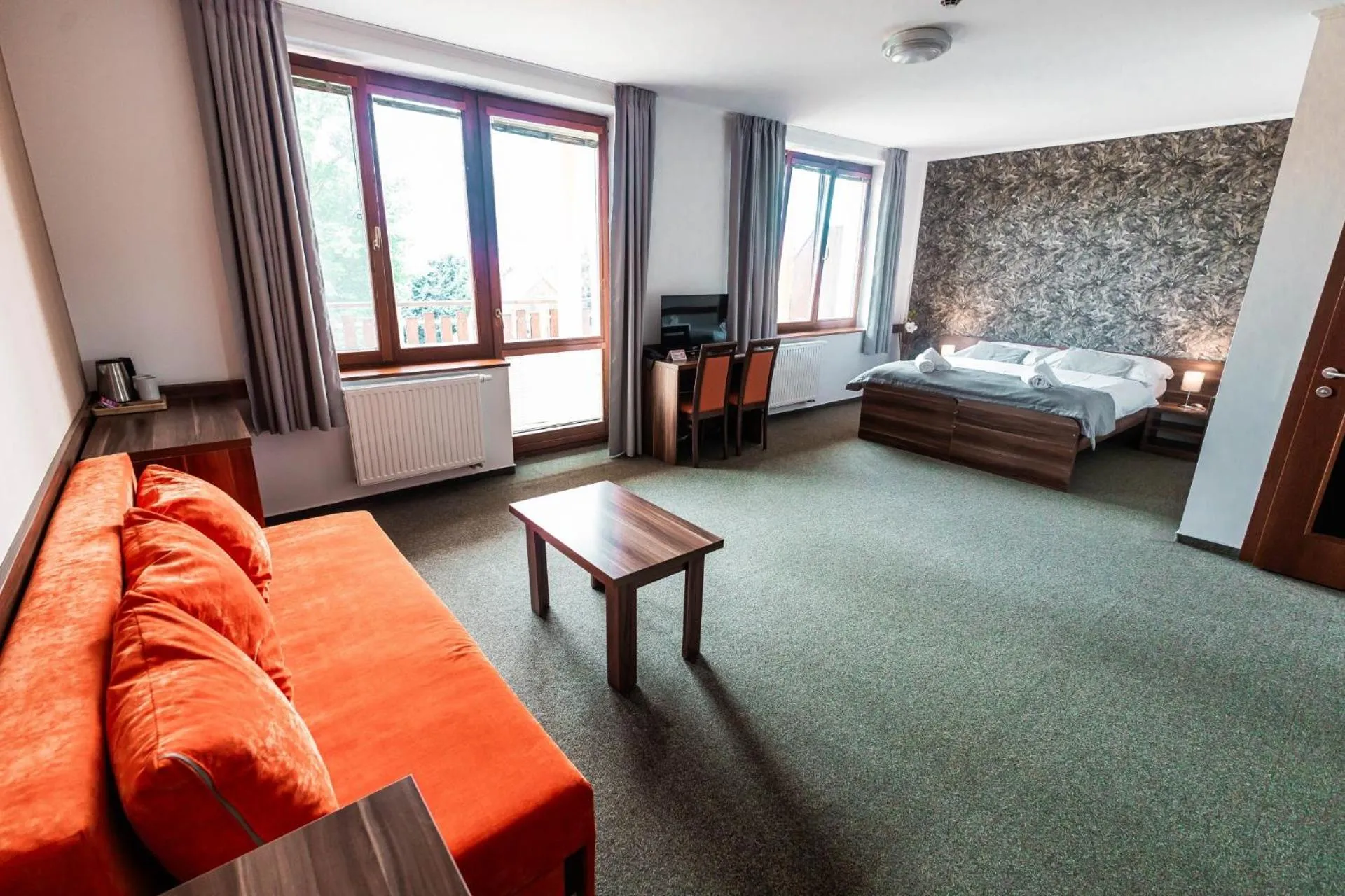 Photo of the whole room, Bed in Hotel Avalanche