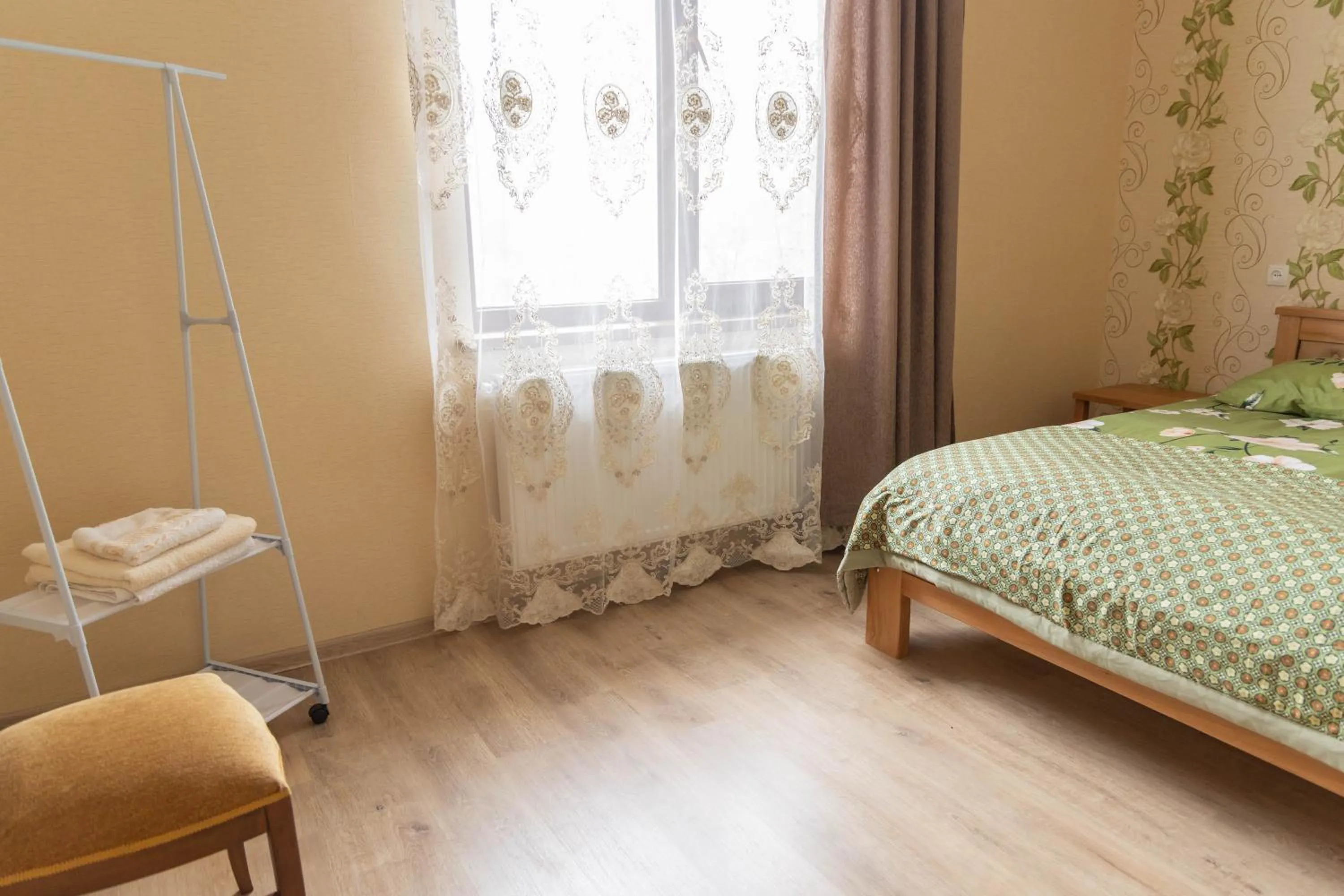 Triple Room with Private Bathroom in Strawberry
