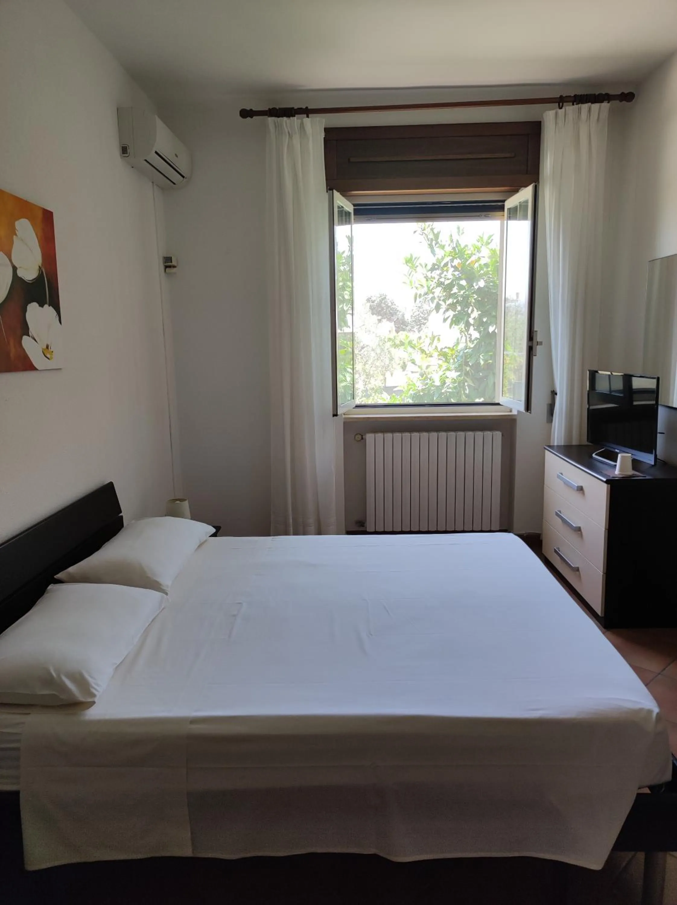 Double Room with Garden View - single occupancy in Contrada Macchia B&B
