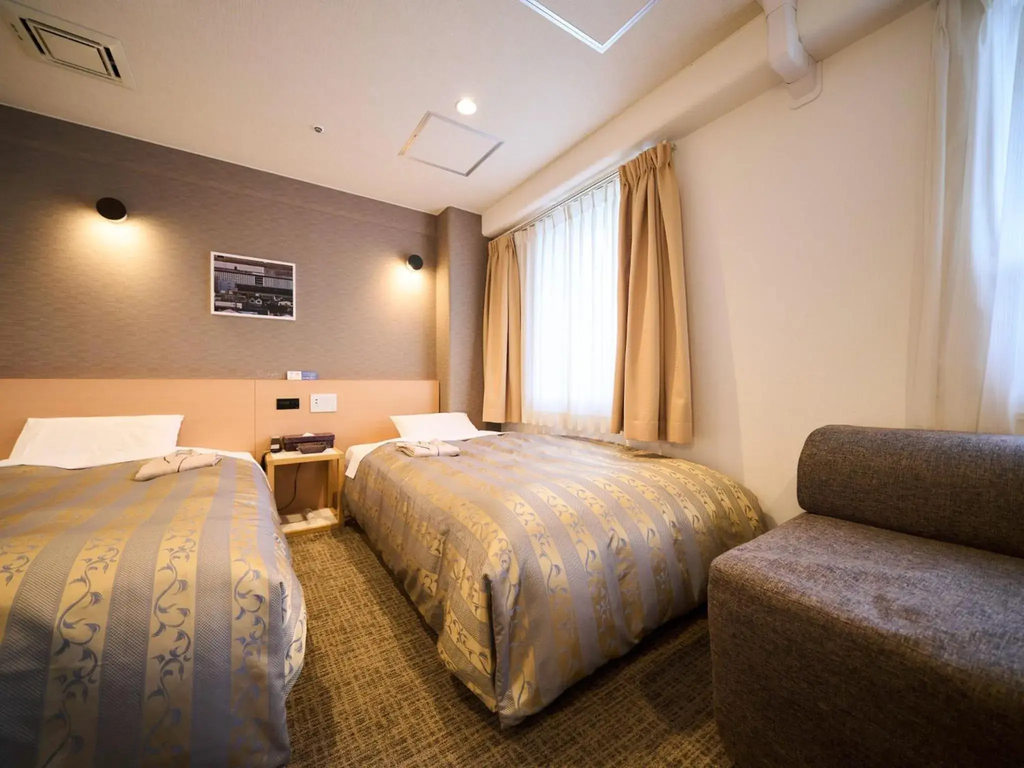 Photo of the whole room, Bed in Kyoto Daiichi Hotel