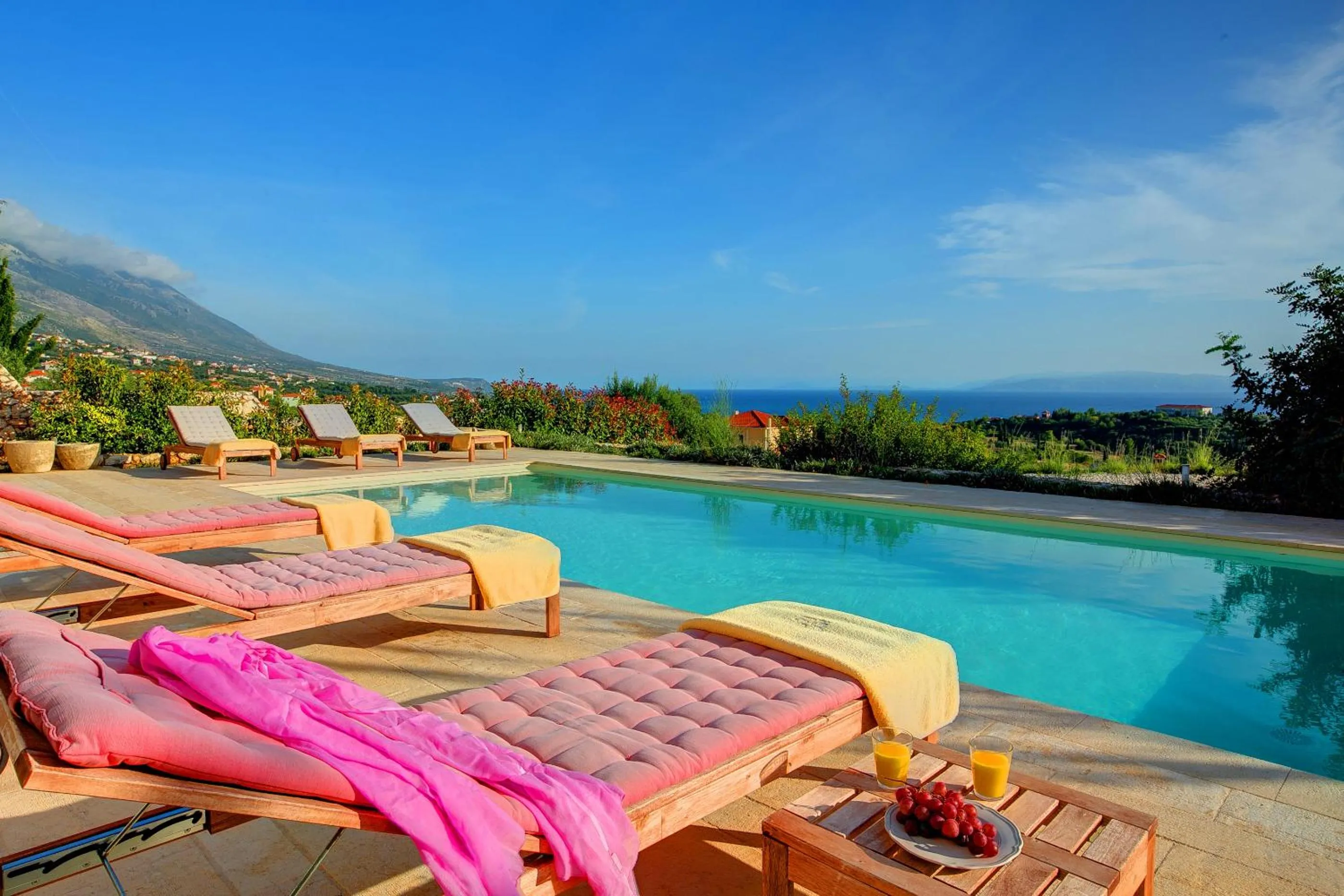 Swimming pool in Ideales Resort