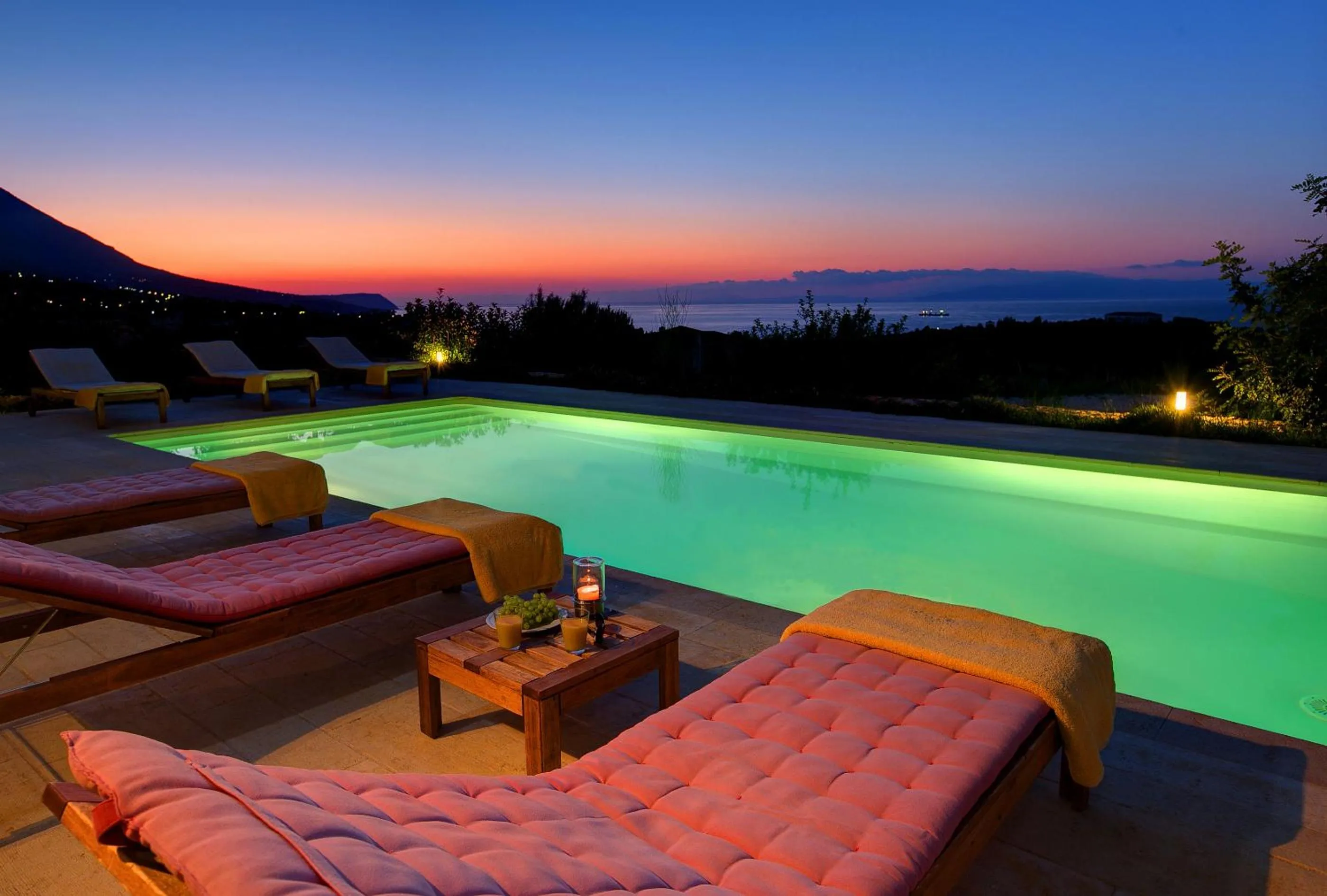 Swimming pool in Ideales Resort