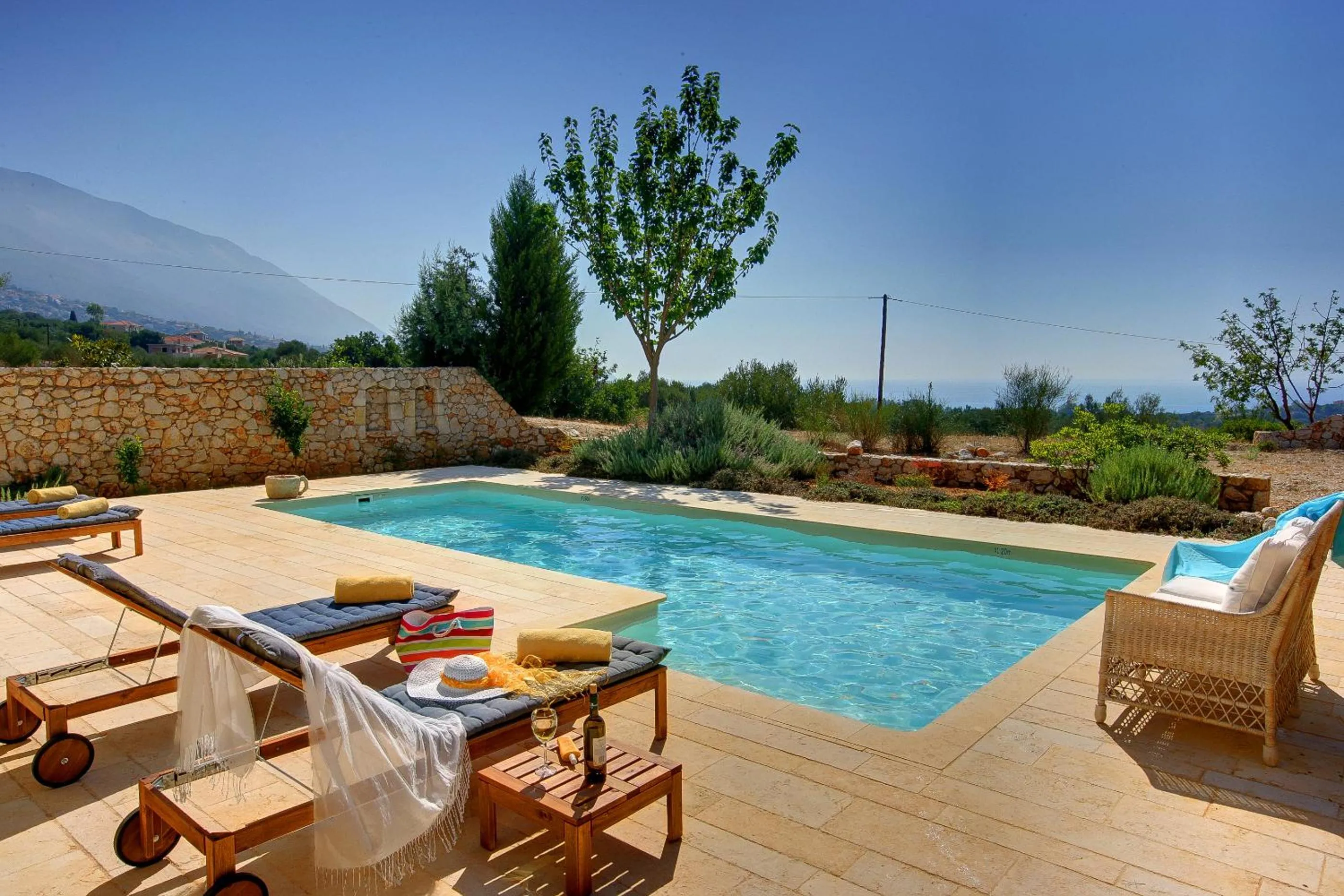 Swimming pool in Ideales Resort
