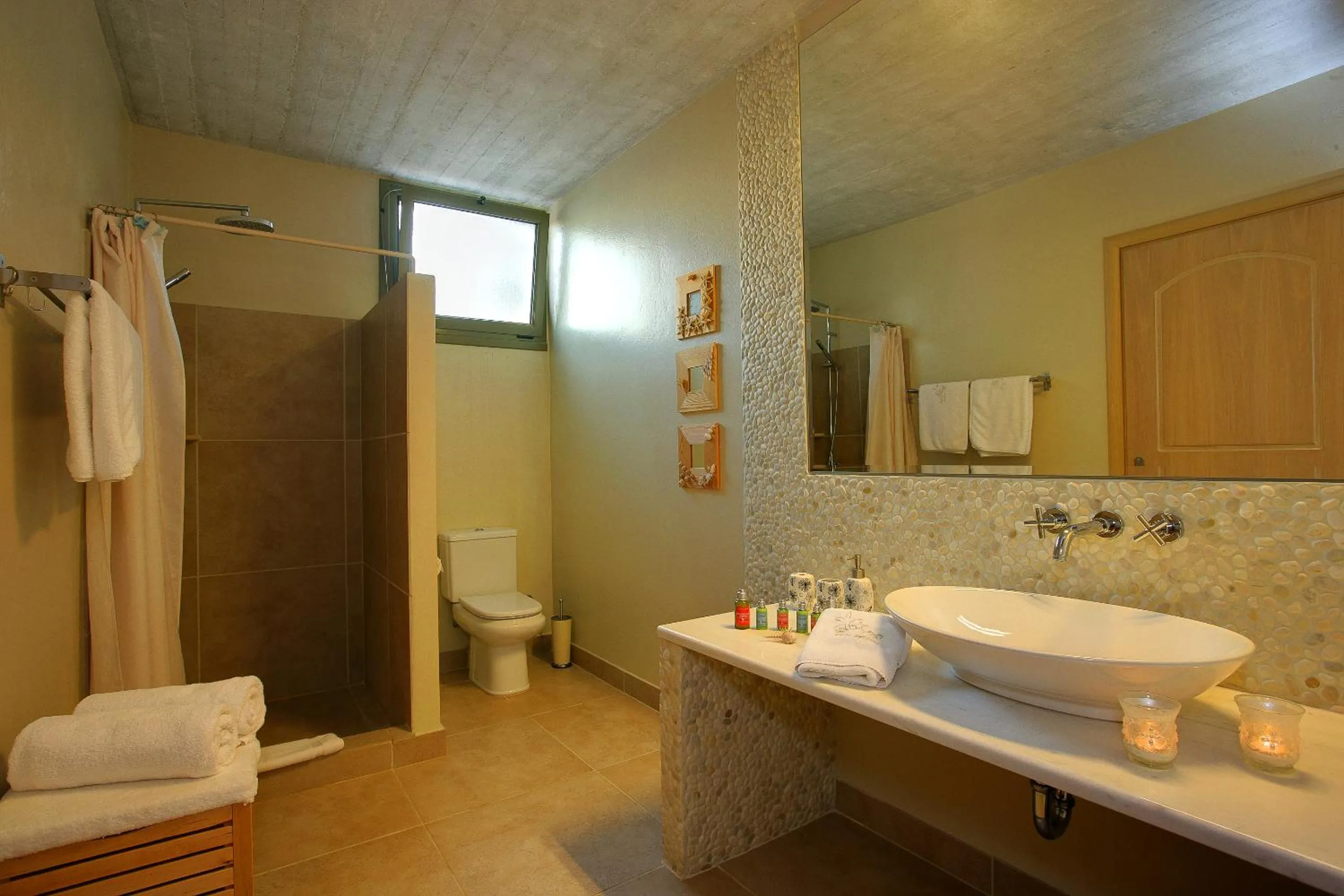 Bathroom in Ideales Resort
