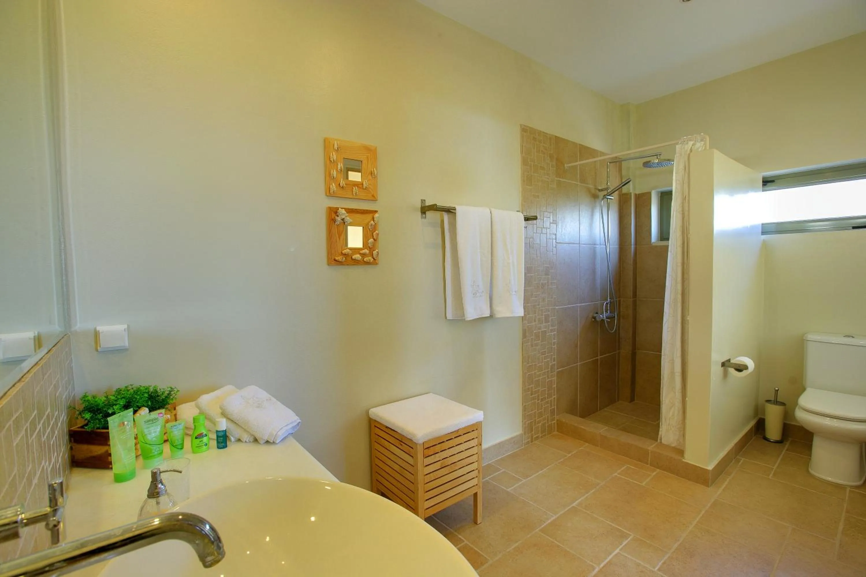 Bathroom in Ideales Resort