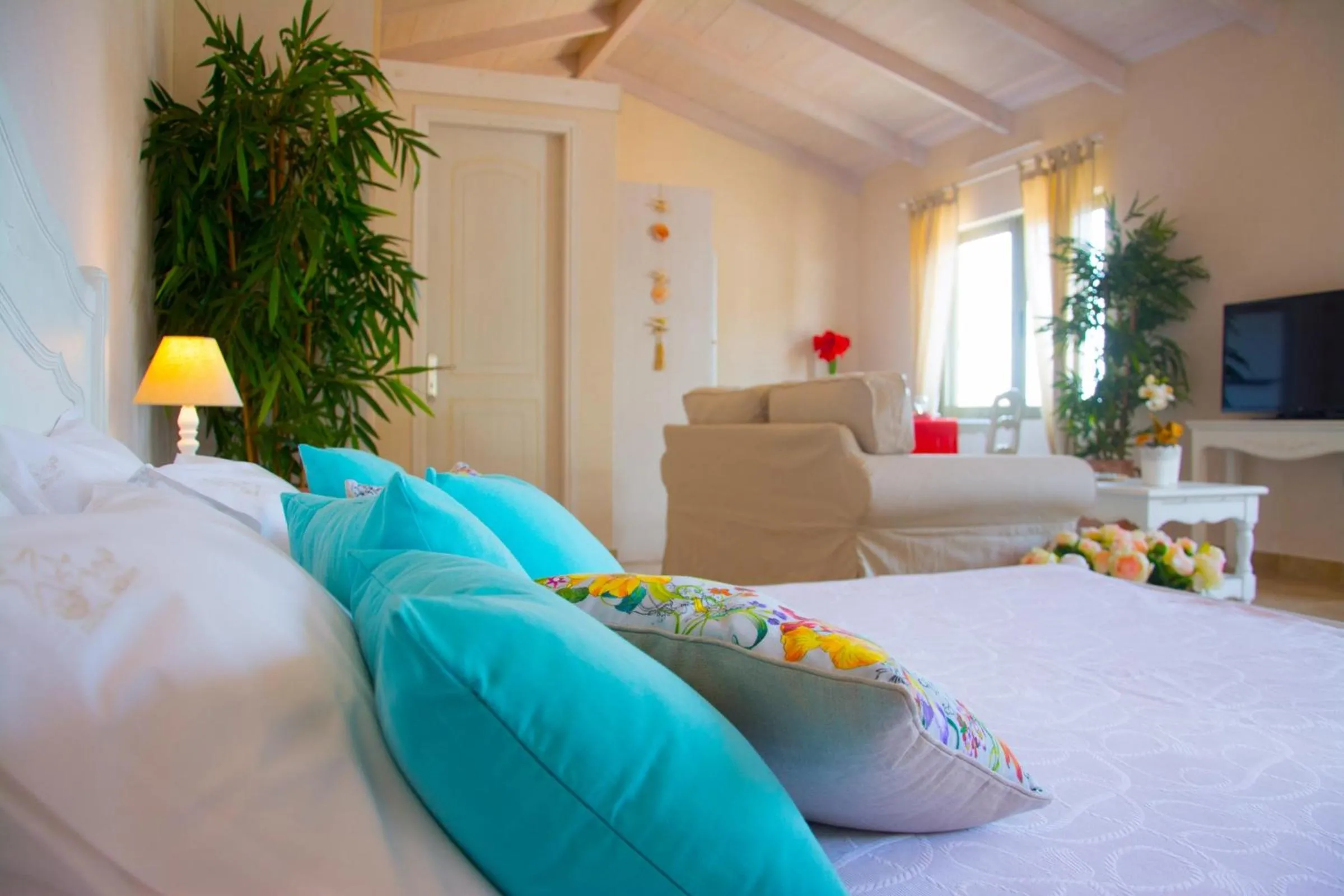 Bed in Ideales Resort