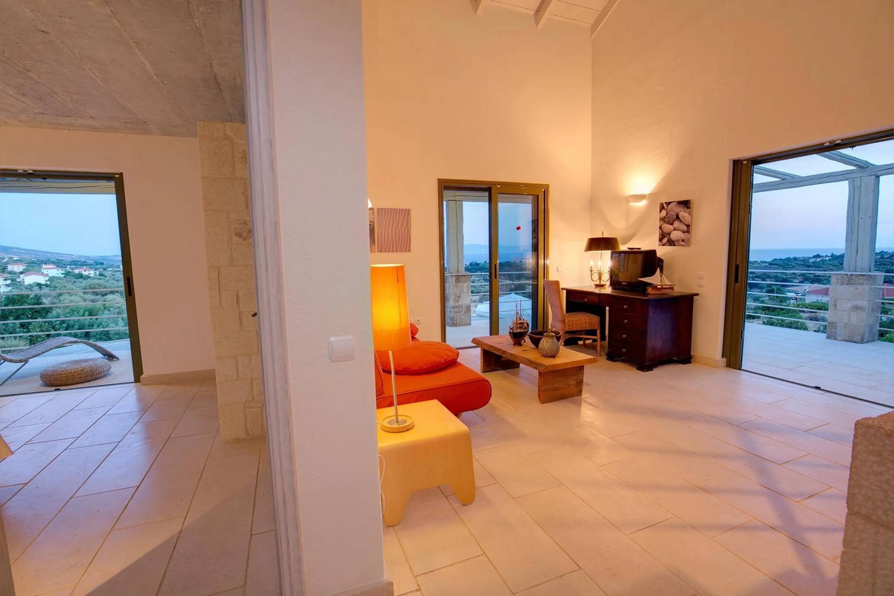 Living room, Bed in Ideales Resort