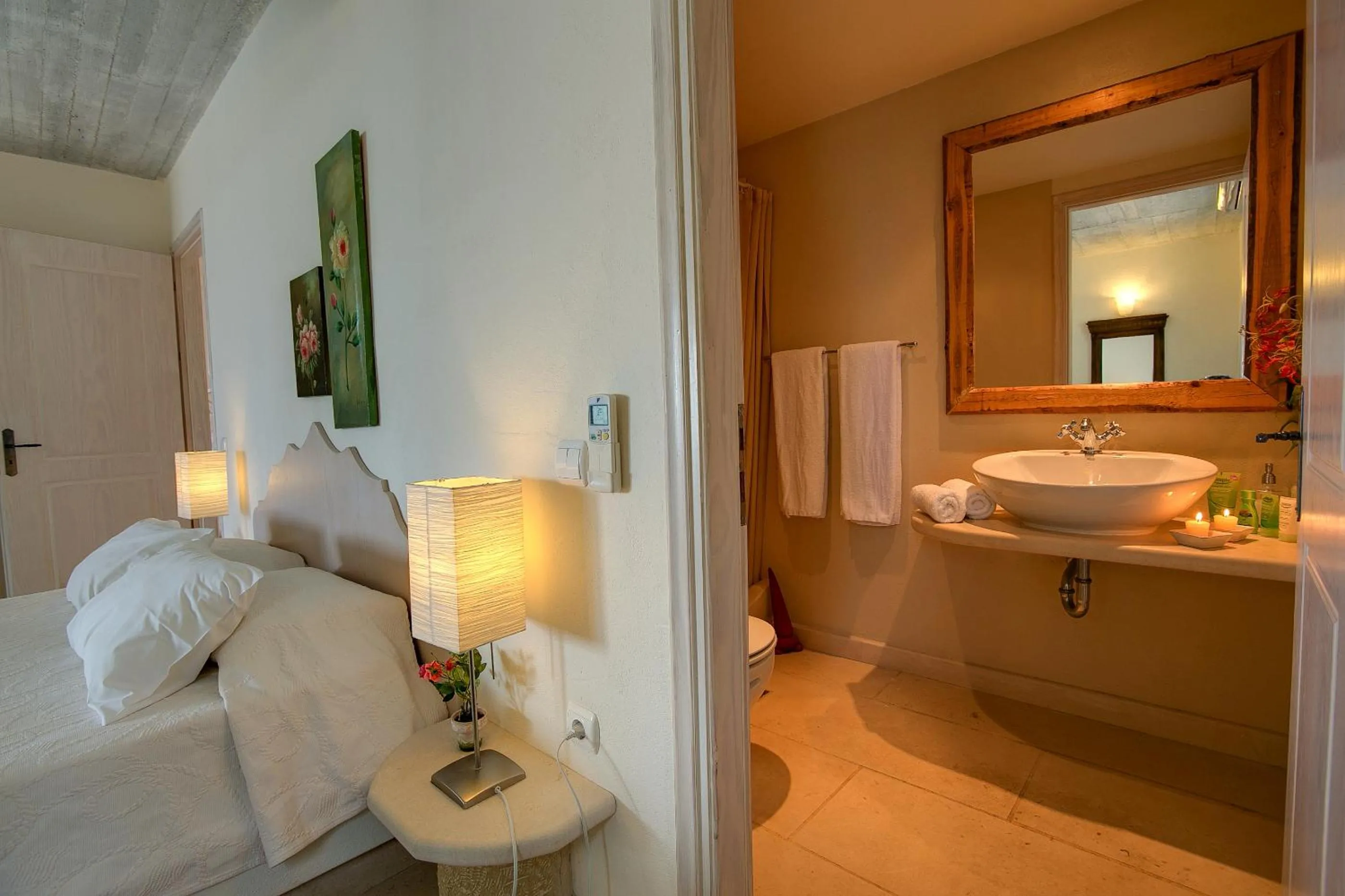 Bathroom, Bed in Ideales Resort