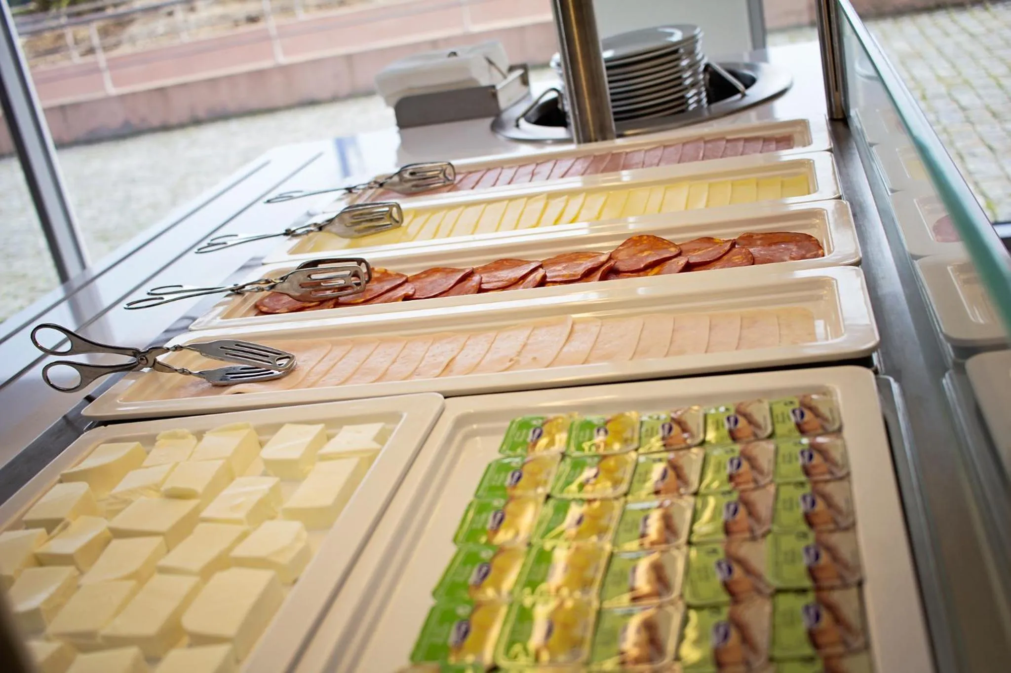 Buffet breakfast in Park Hotel Porto Aeroporto