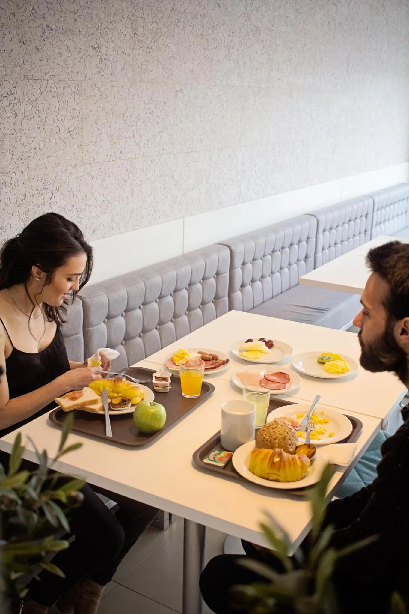 Restaurant/places to eat in Park Hotel Porto Aeroporto