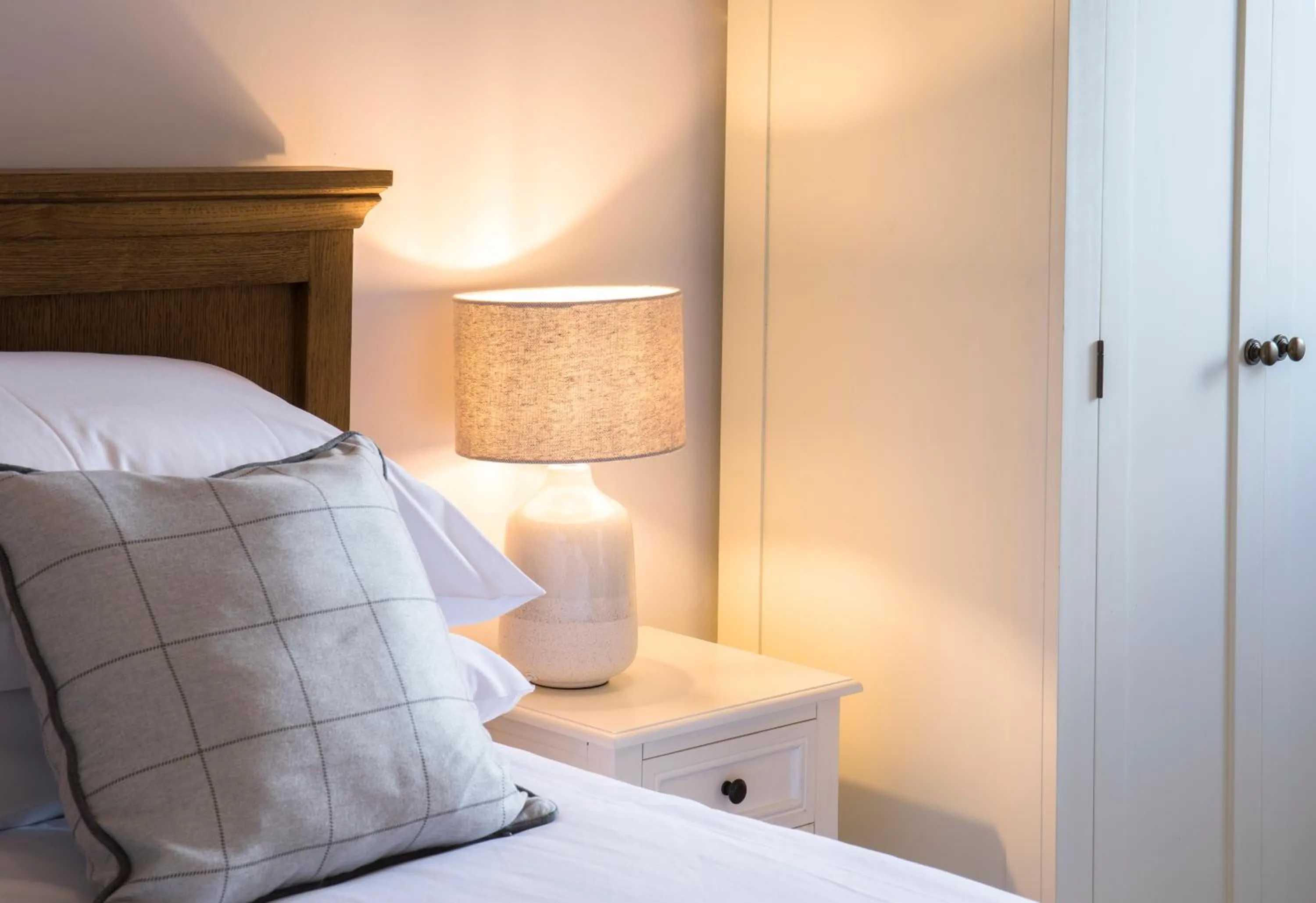 Bedroom, Bed in The Fox Inn