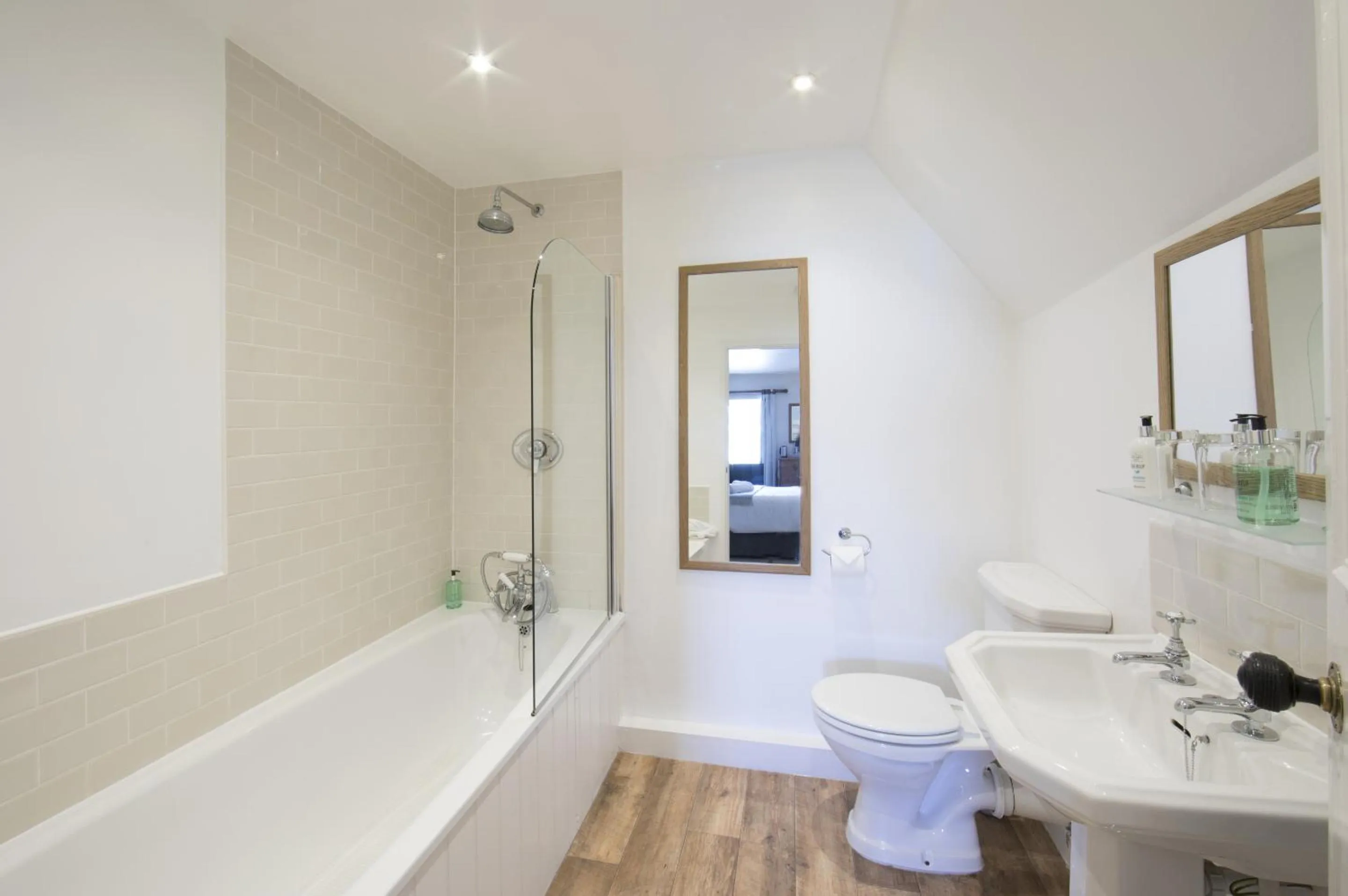 Bathroom in The Fox Inn