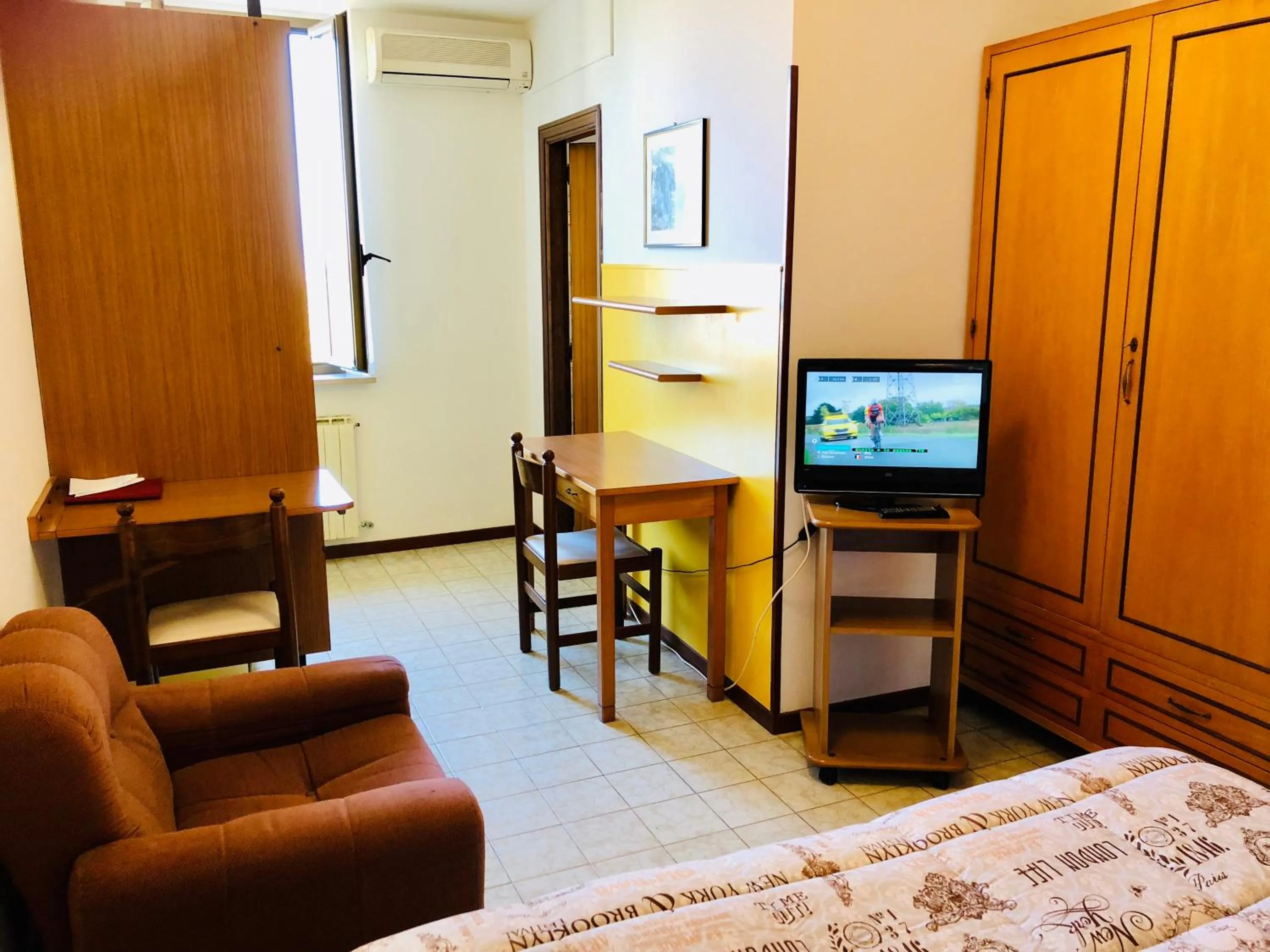 TV and multimedia, Bed in Residence Signa