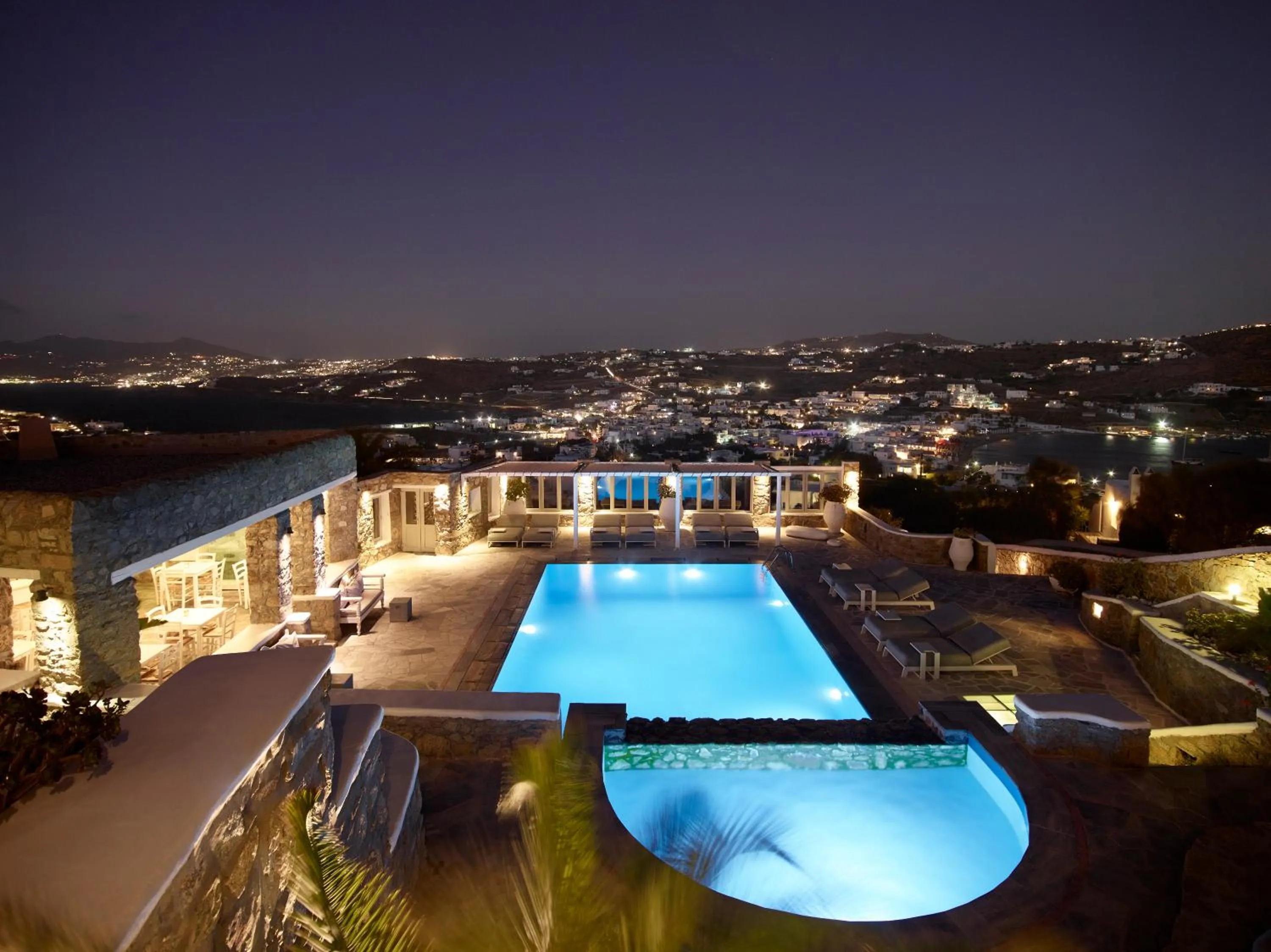 Night in Kallos of Mykonos - previous Leonis Summer Houses
