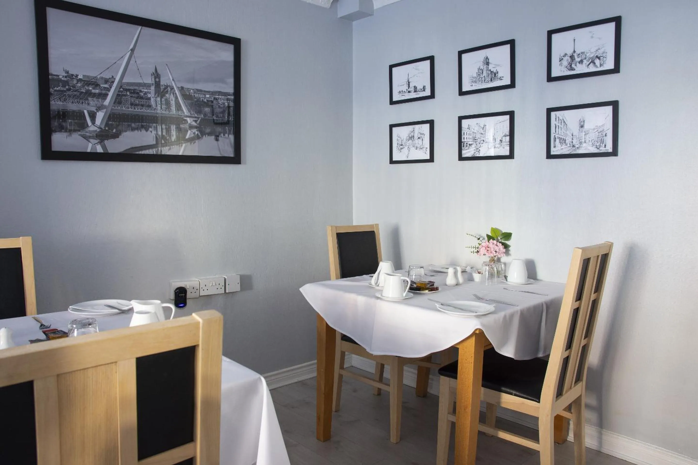 Dining area in bishop gate bnb