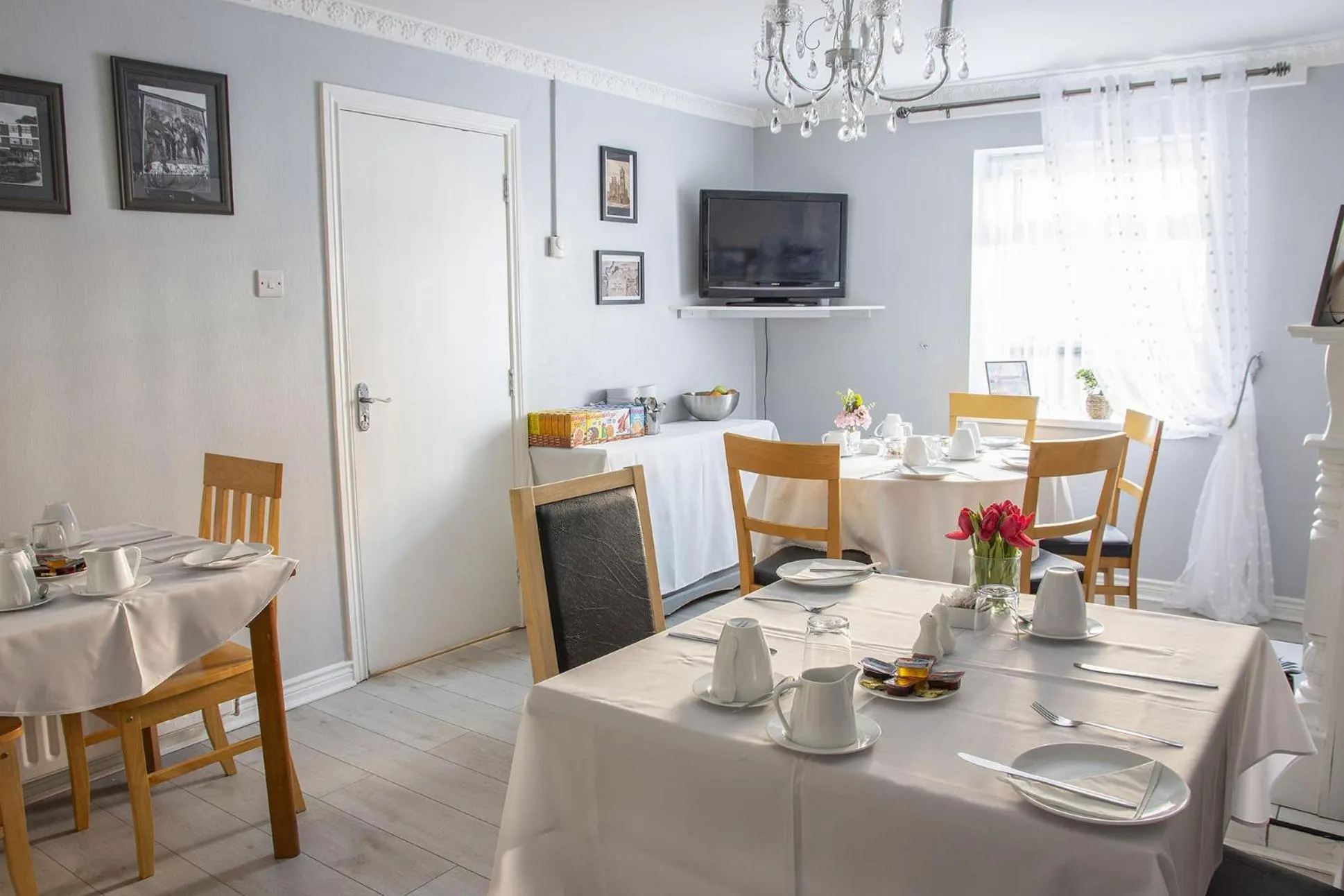 Dining area in bishop gate bnb