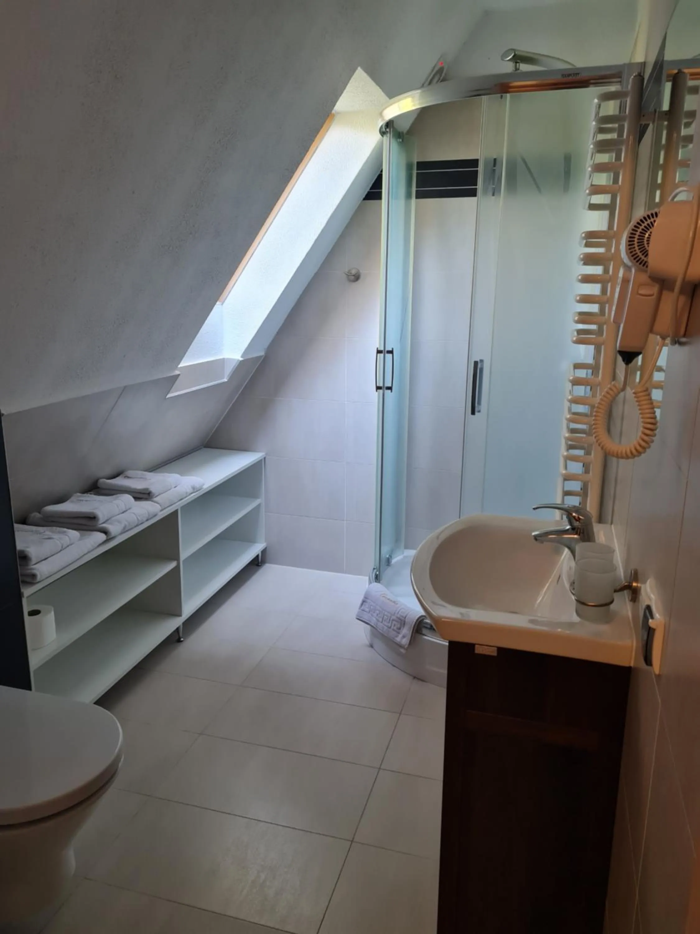 Bathroom, Bed in Apartamenty Convallis