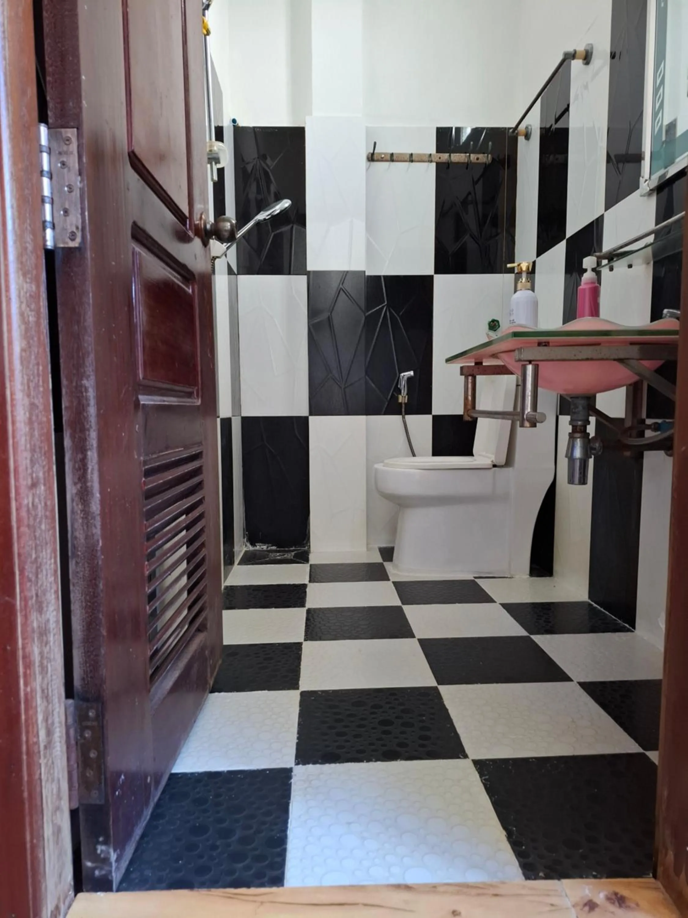 wardrobe in Realkhom Homestay