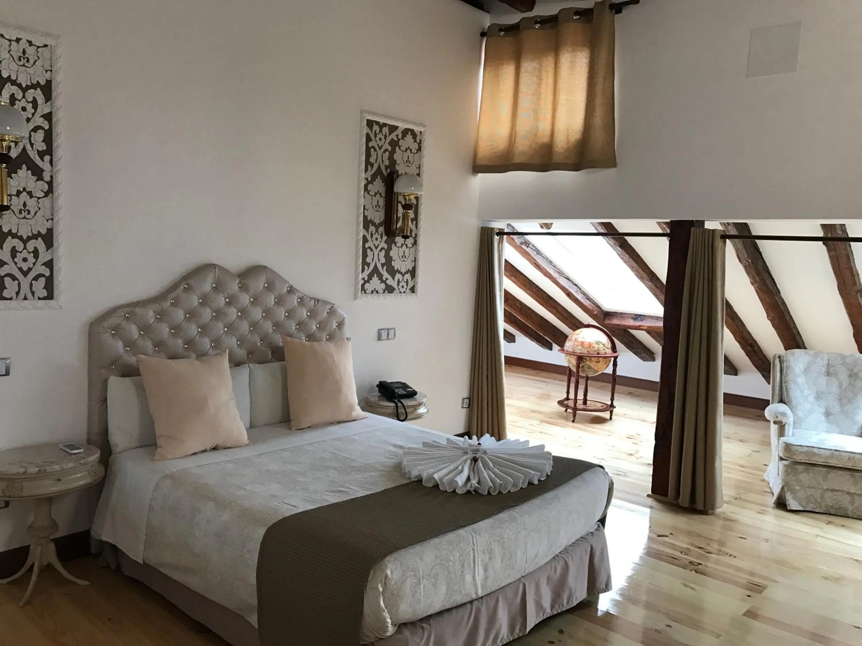 Bed in Hostal Central Palace Madrid