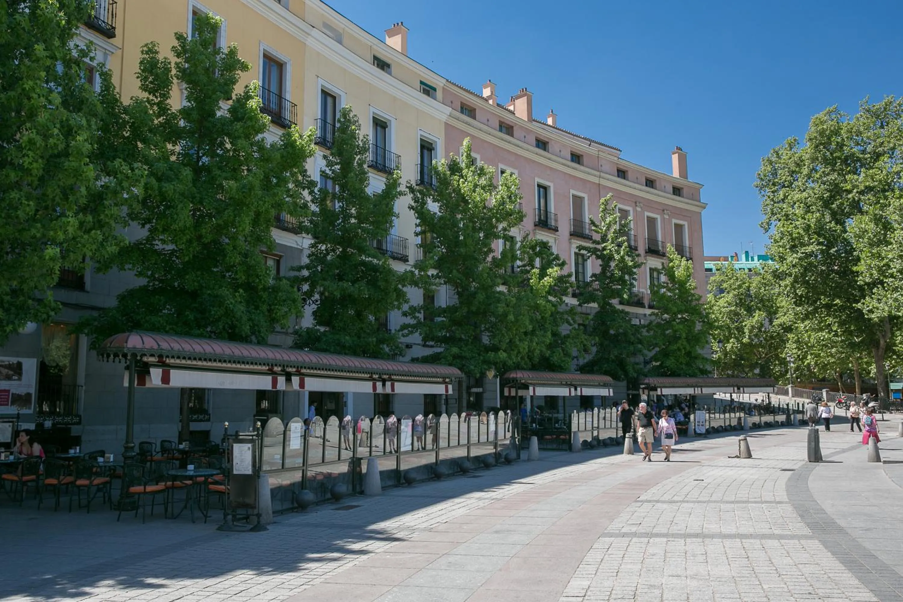 Facade/entrance in Hostal Central Palace Madrid