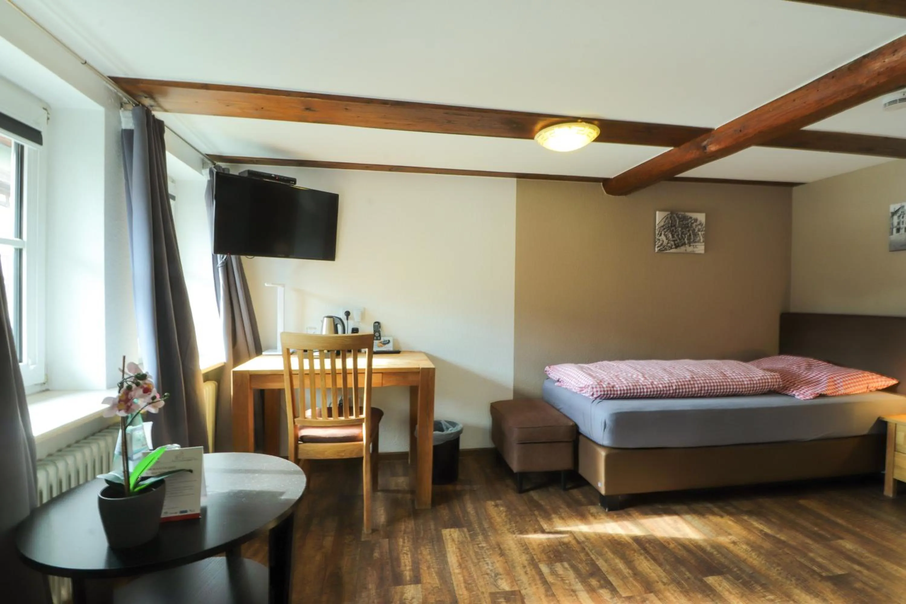 Photo of the whole room, Bed in Hotel Am Dalwigker Tor