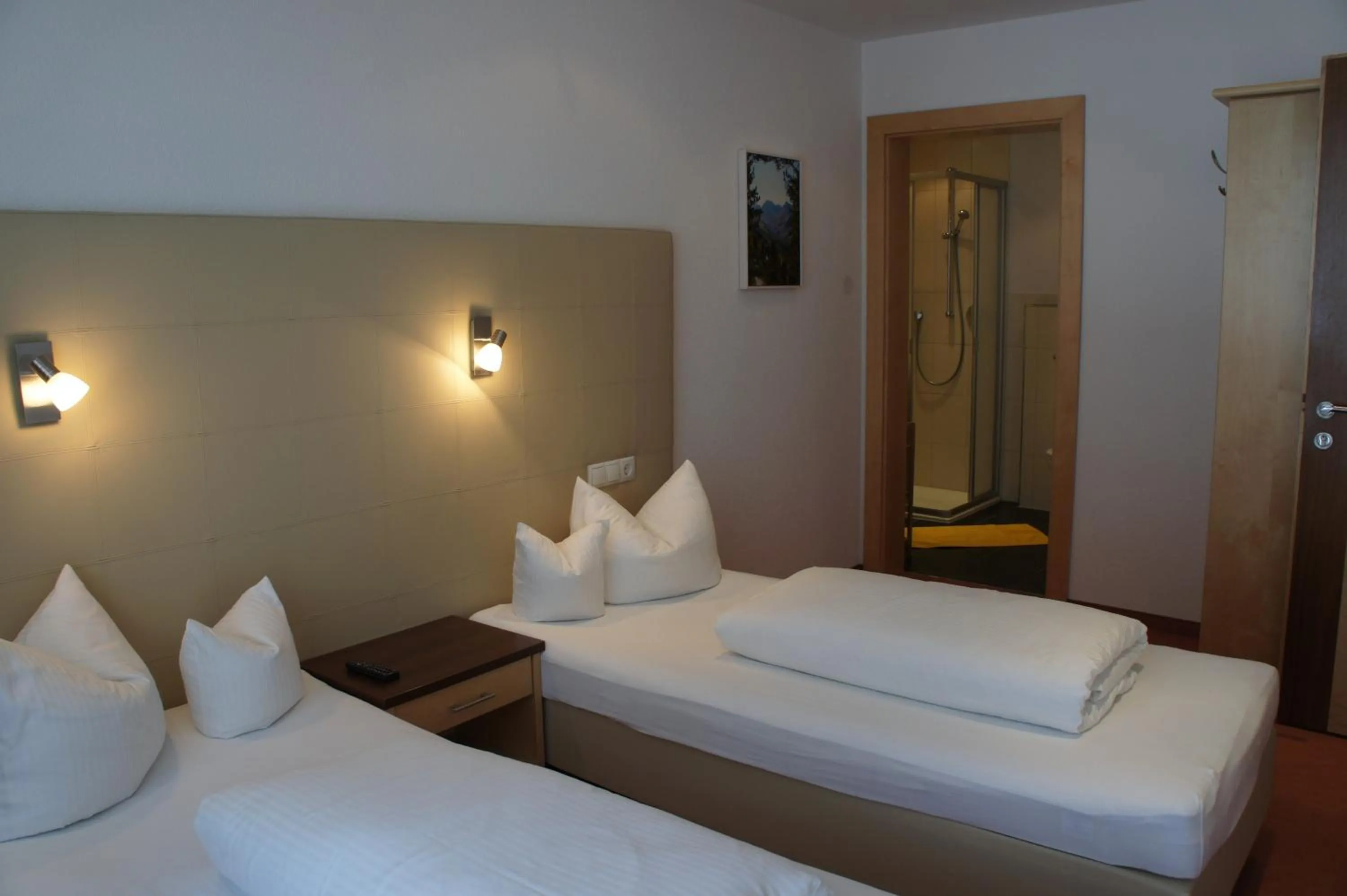 Photo of the whole room, Bed in alpinea Appartements