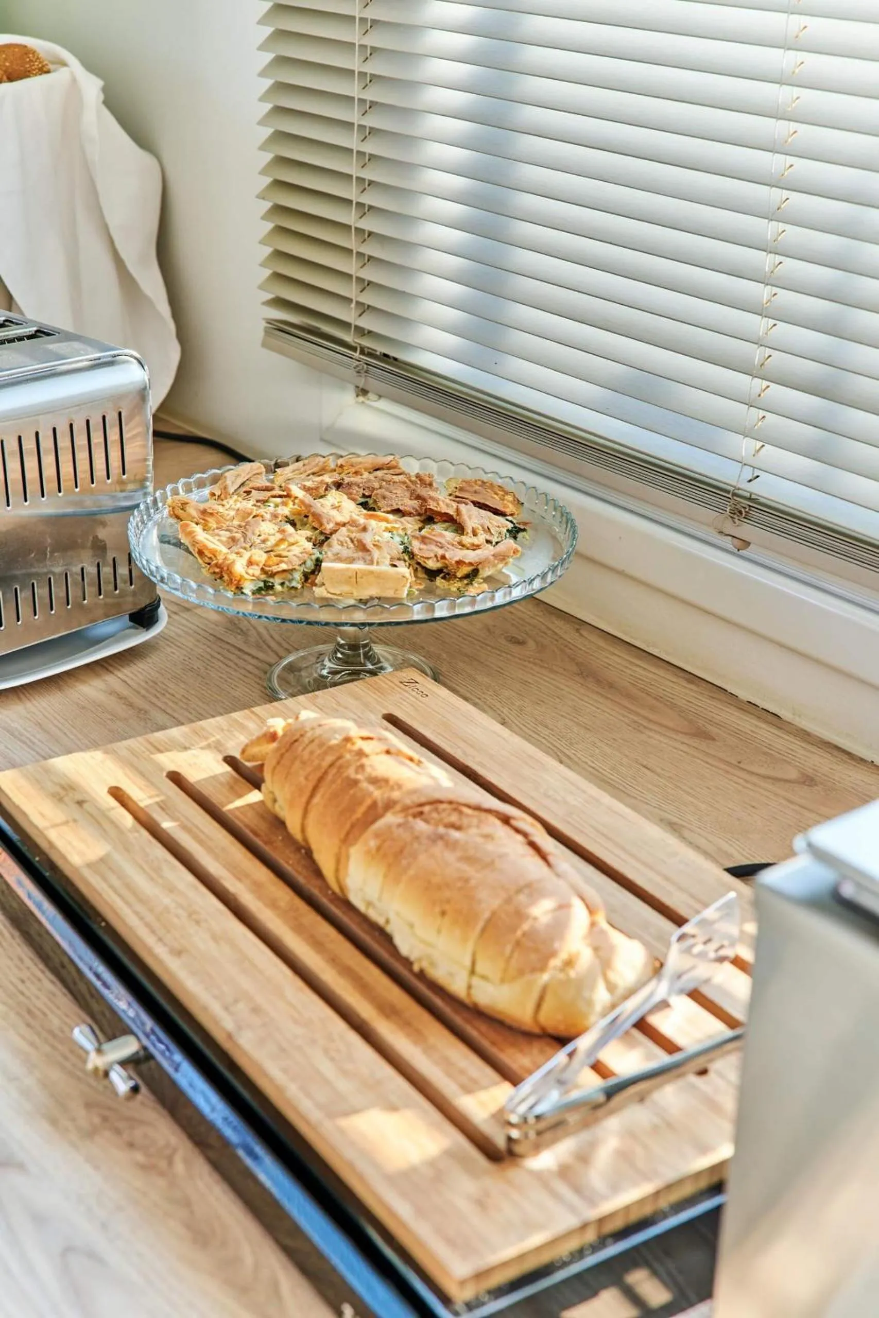 Restaurant/places to eat in Ionian Aura