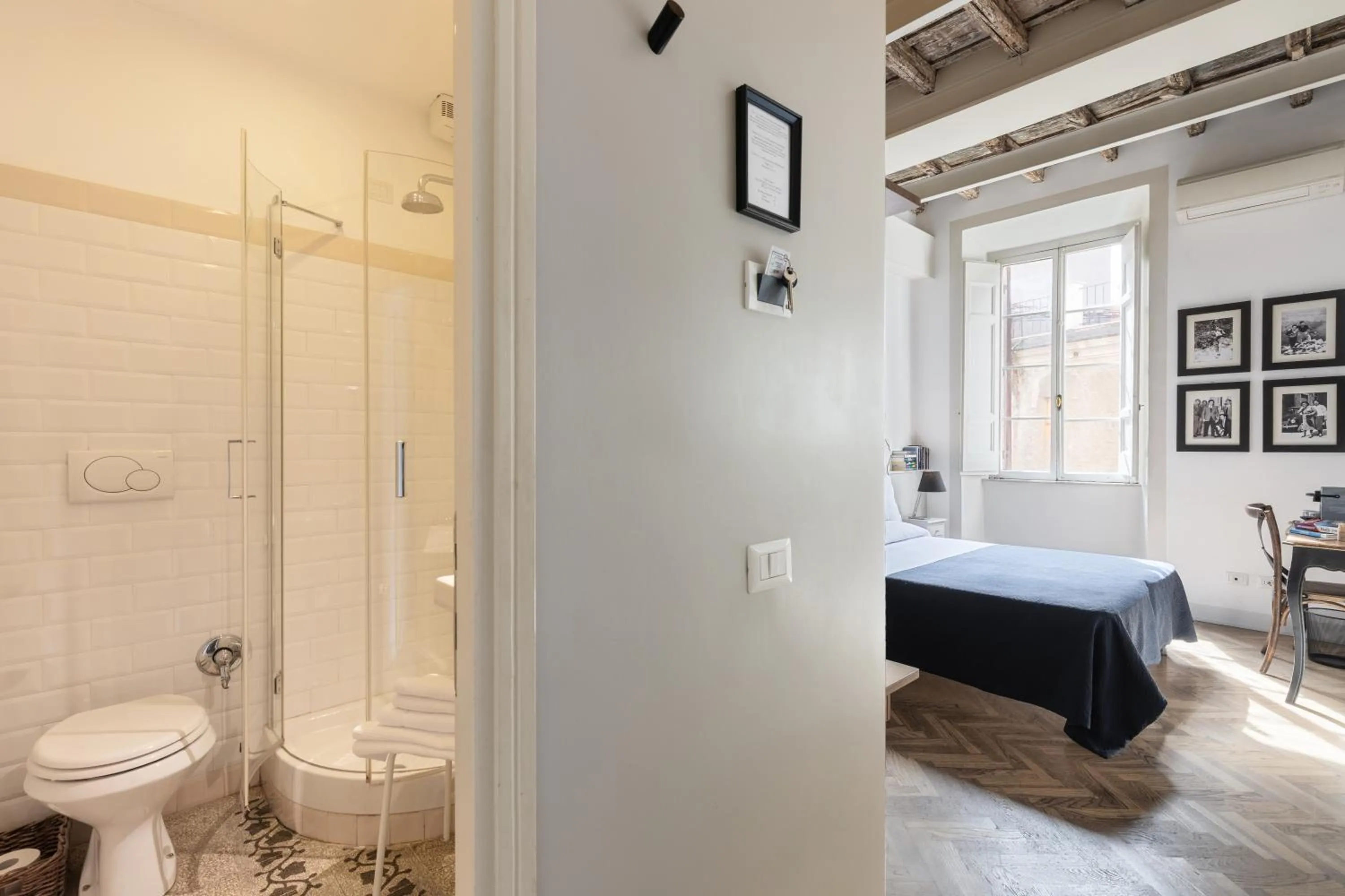 Bathroom, Bed in The Bluehostel