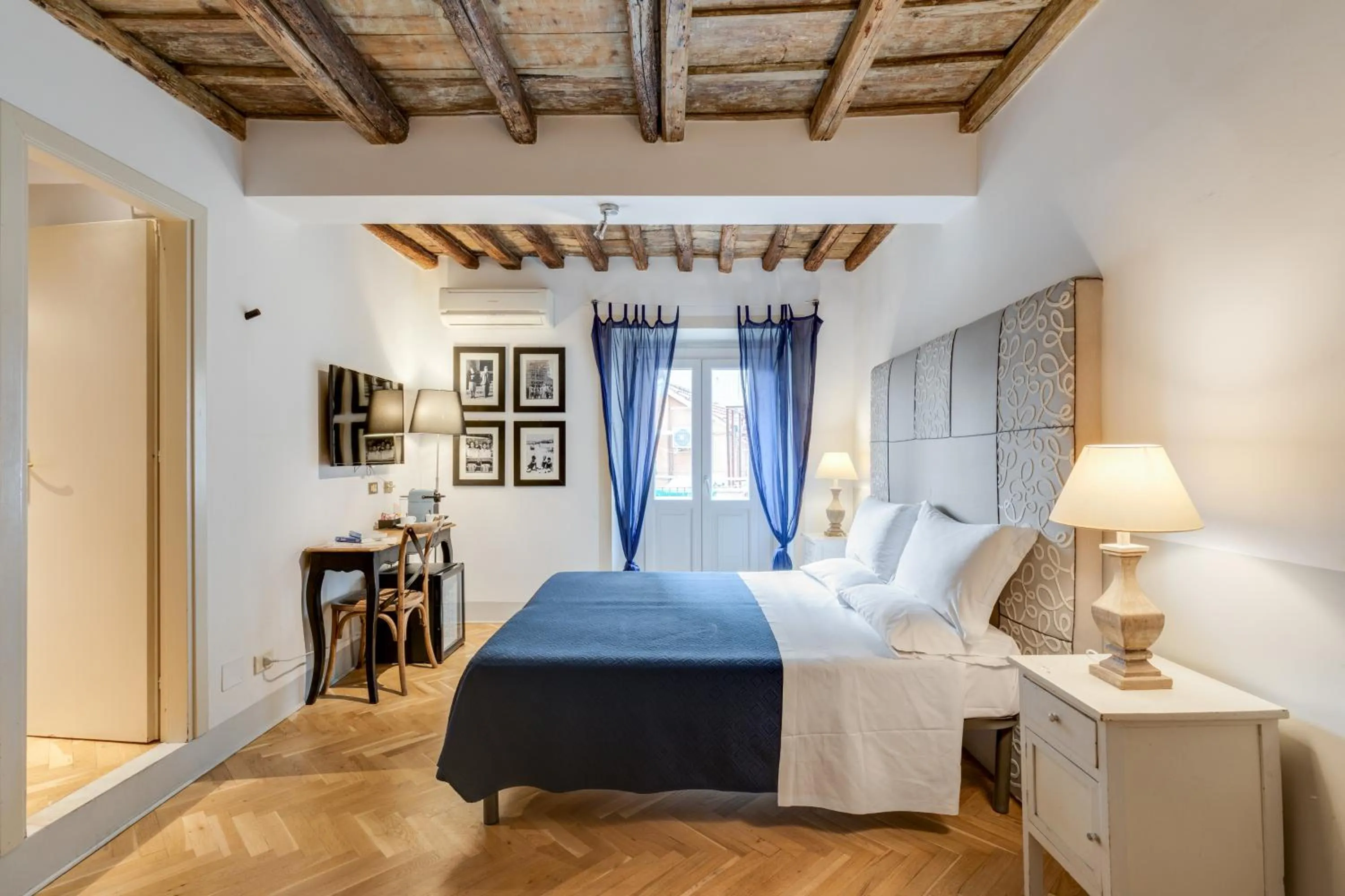 Bed in The Bluehostel