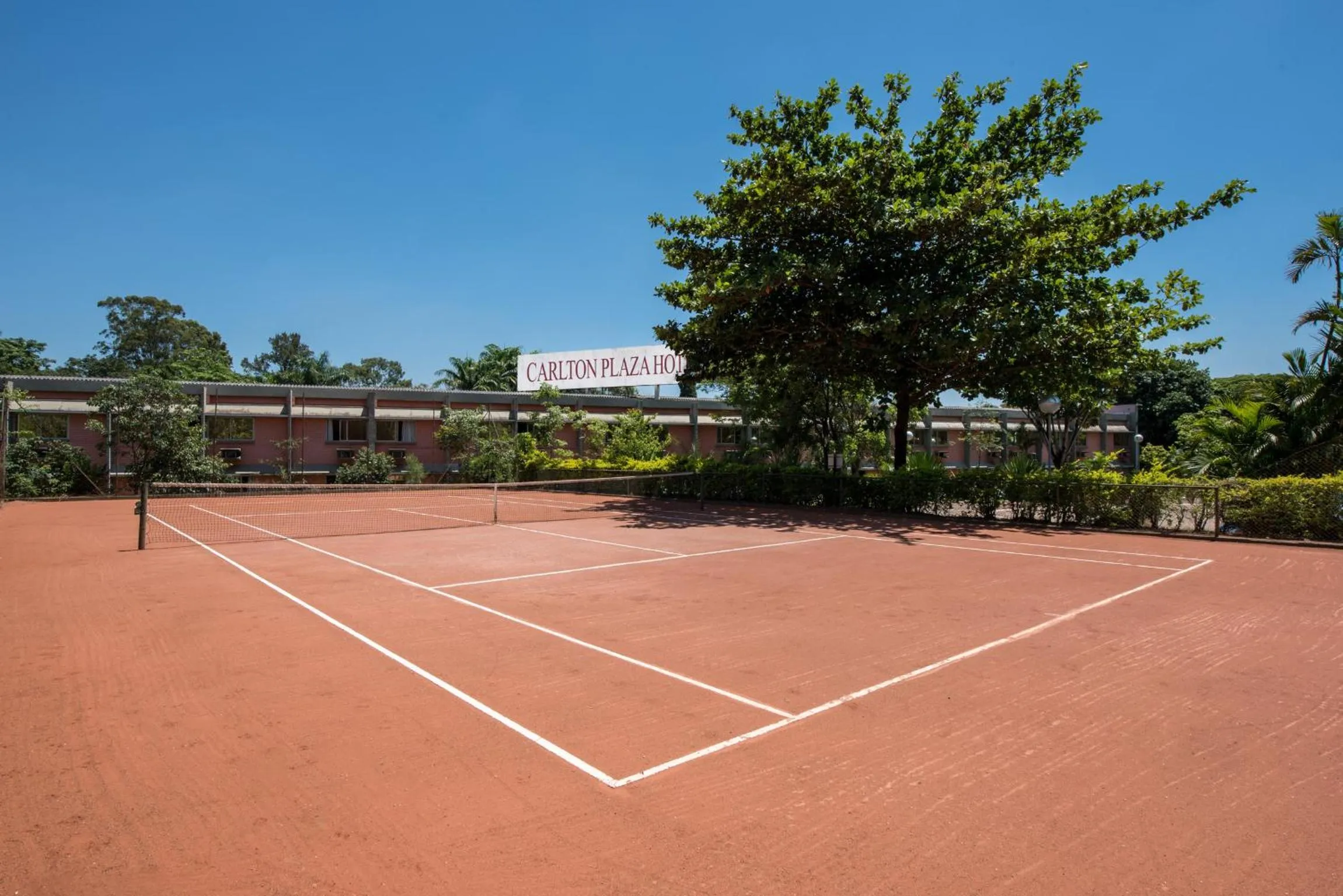 People in Carlton Suítes Limeira