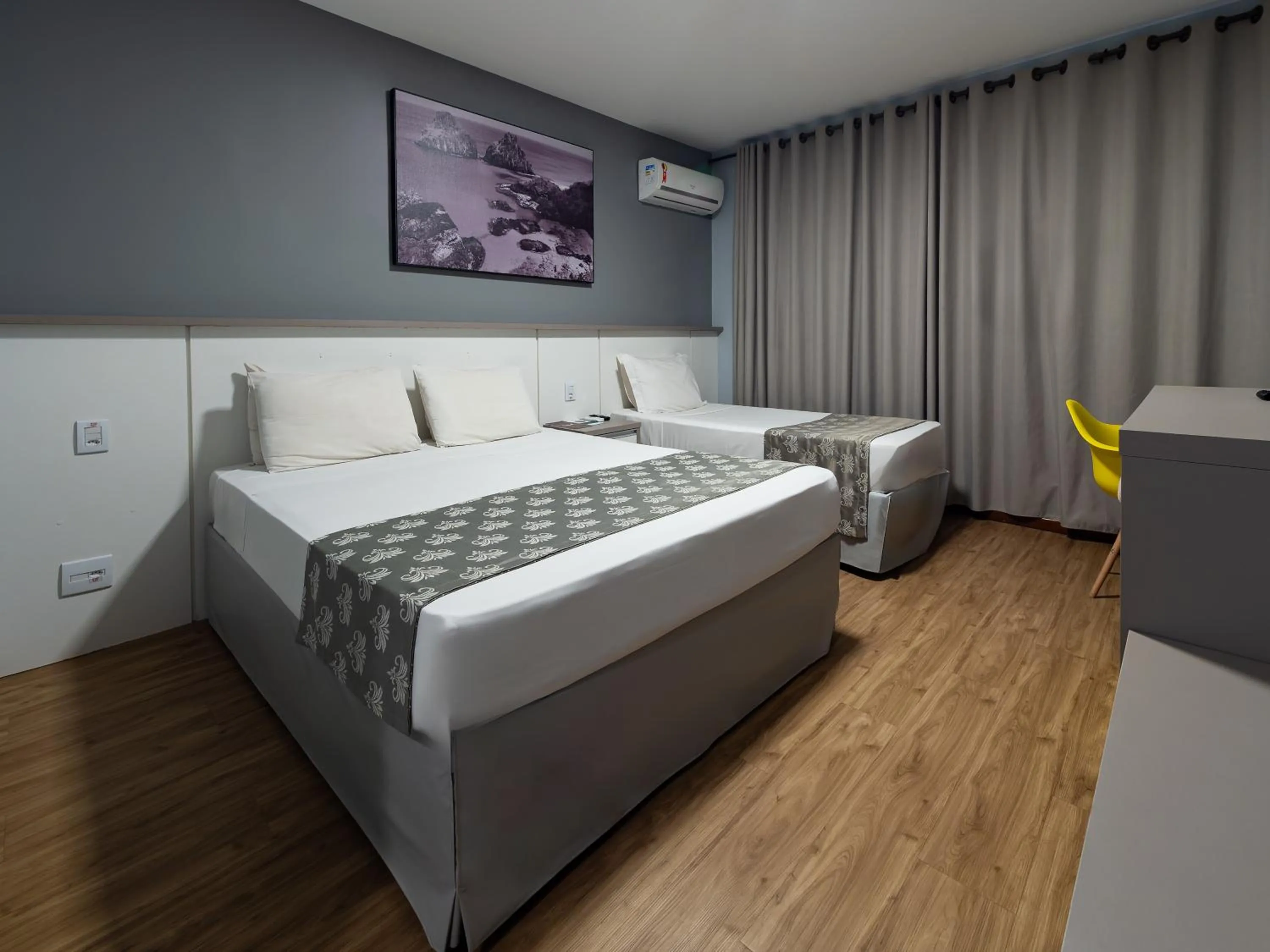 Bedroom, Bed in Carlton Suítes Limeira