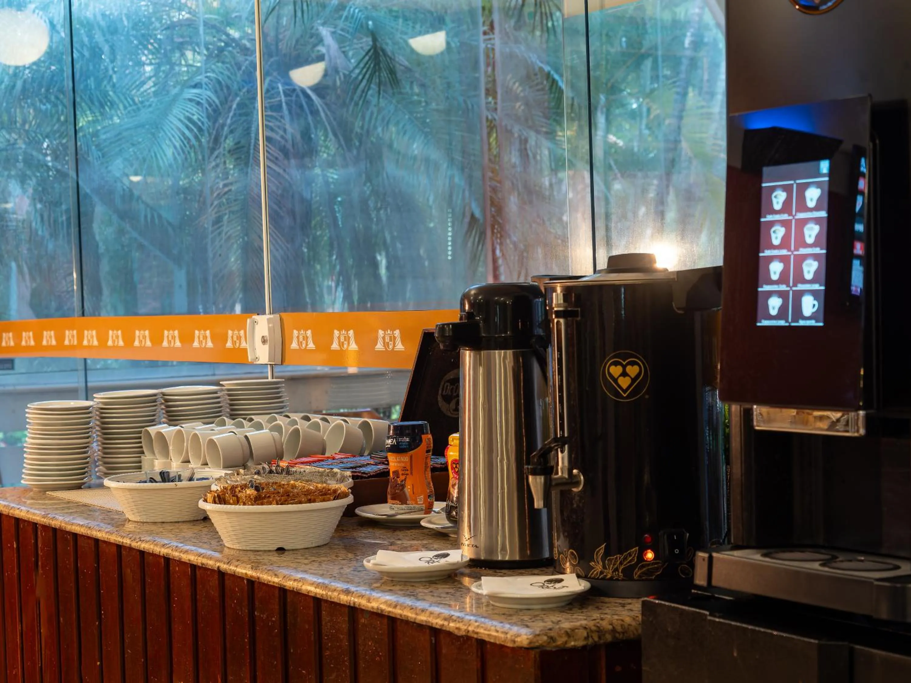 Breakfast in Carlton Suítes Limeira