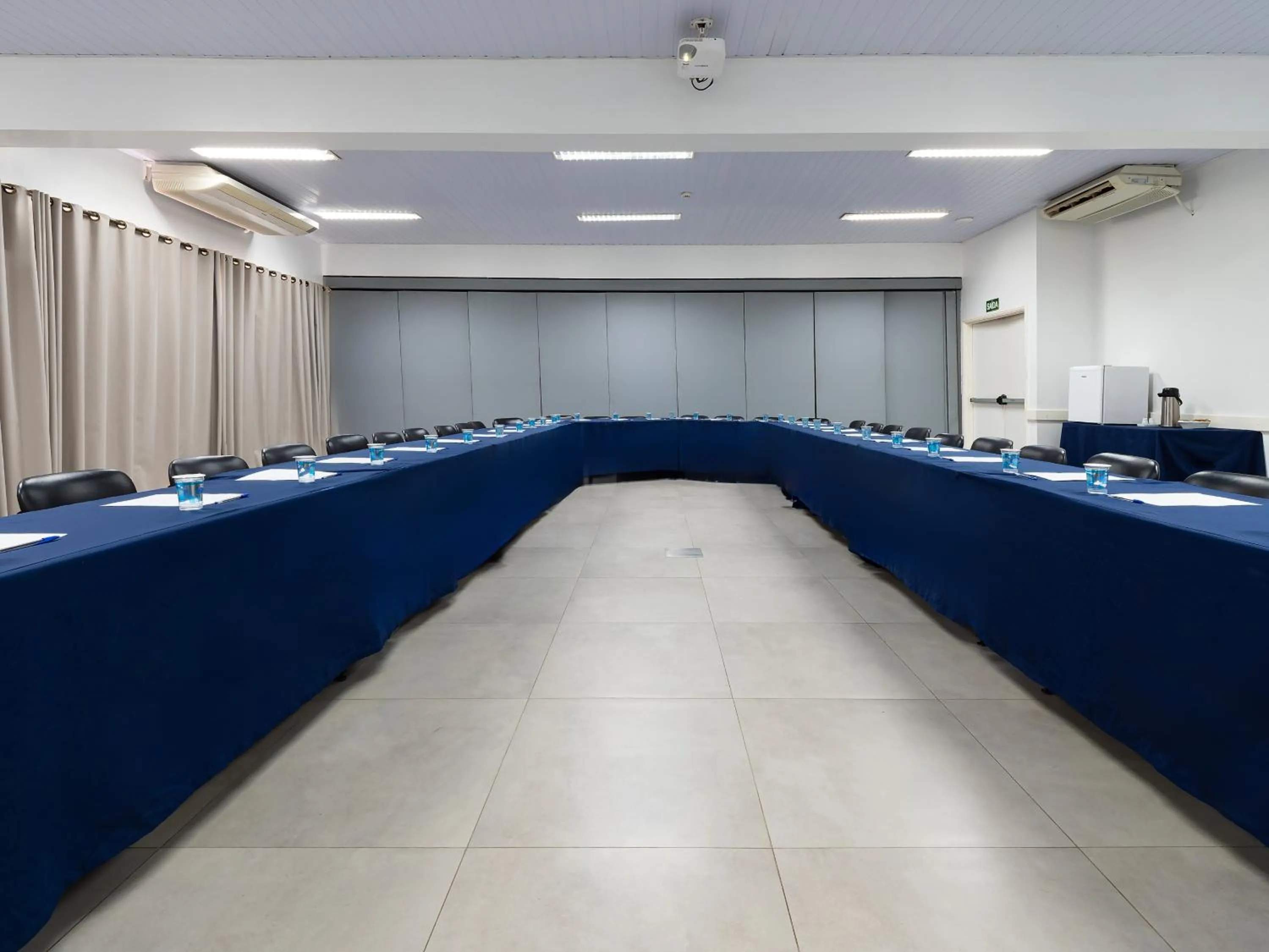 Banquet/Function facilities in Carlton Suítes Limeira