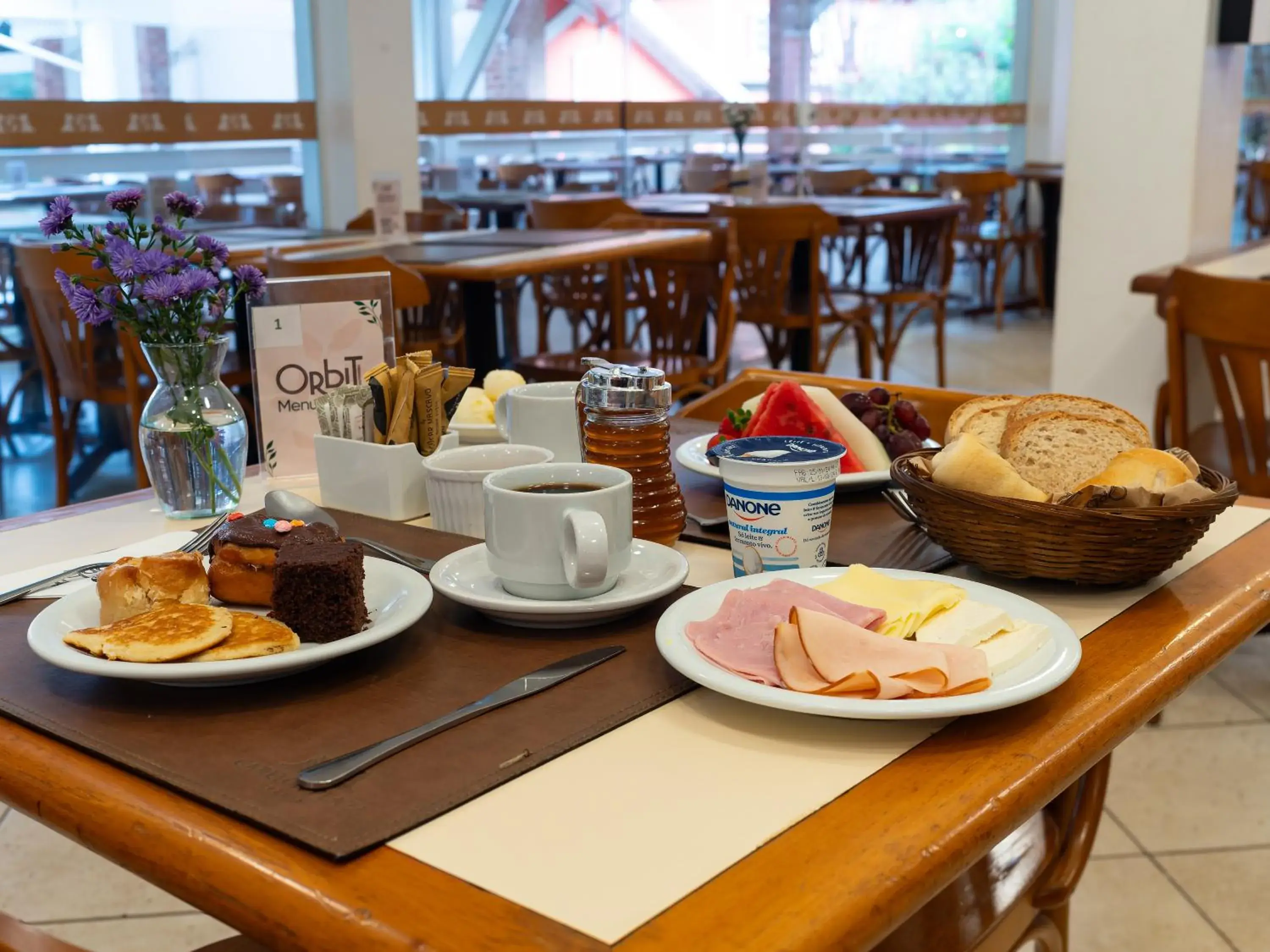 Breakfast in Carlton Suítes Limeira Breakfast in Carlton Suítes Limeira