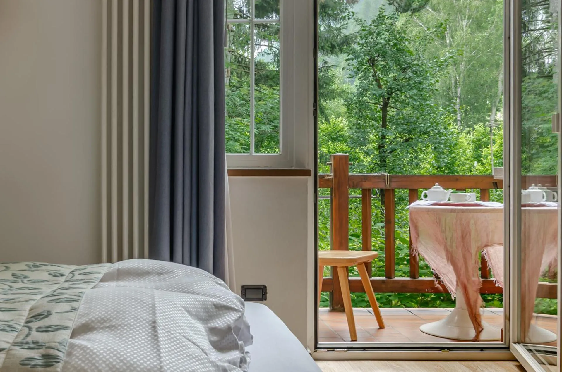 Balcony/Terrace, Bed in Hotel Bella di Bosco