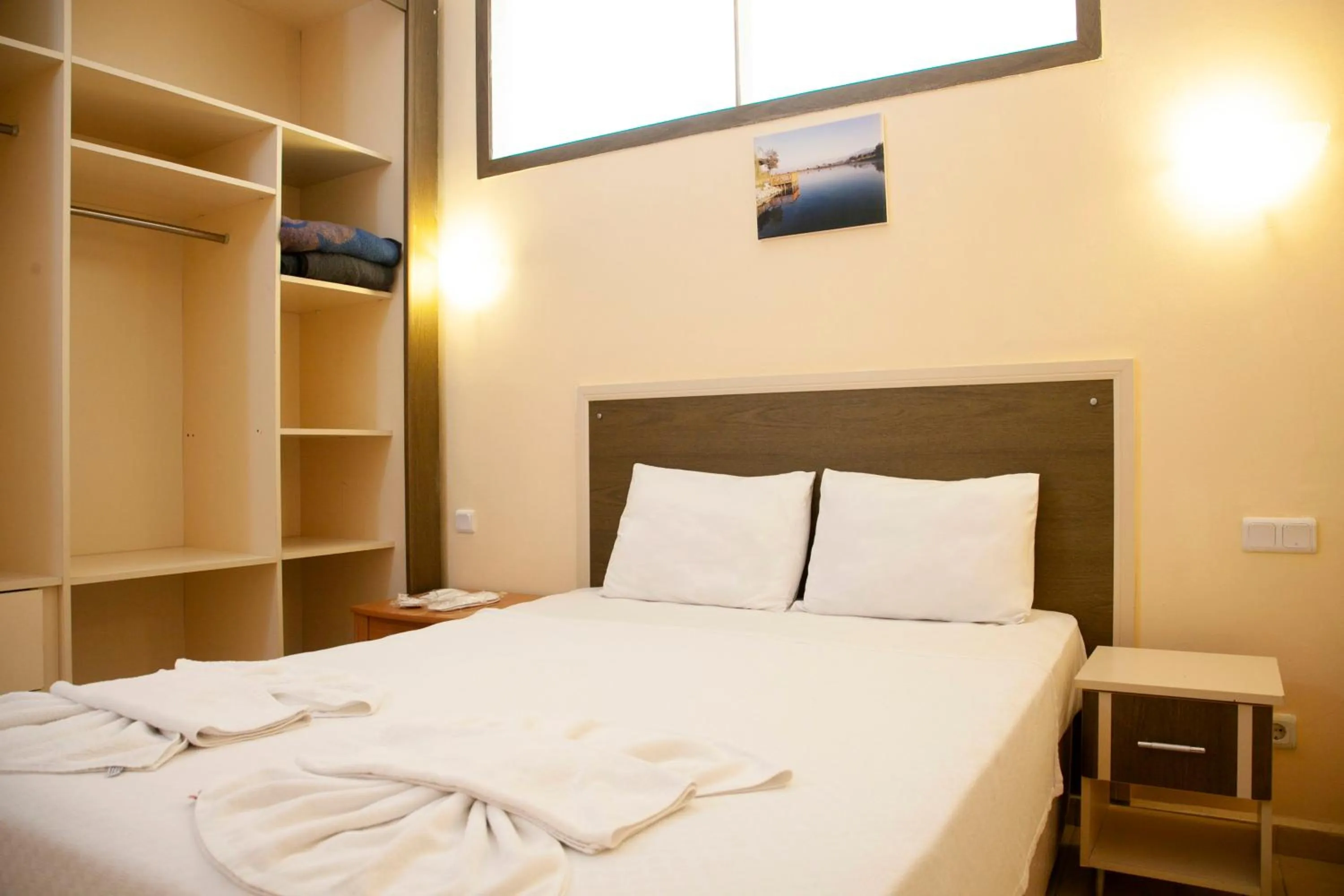 Kitchen or kitchenette, Bed in Beyaz Konak Evleri