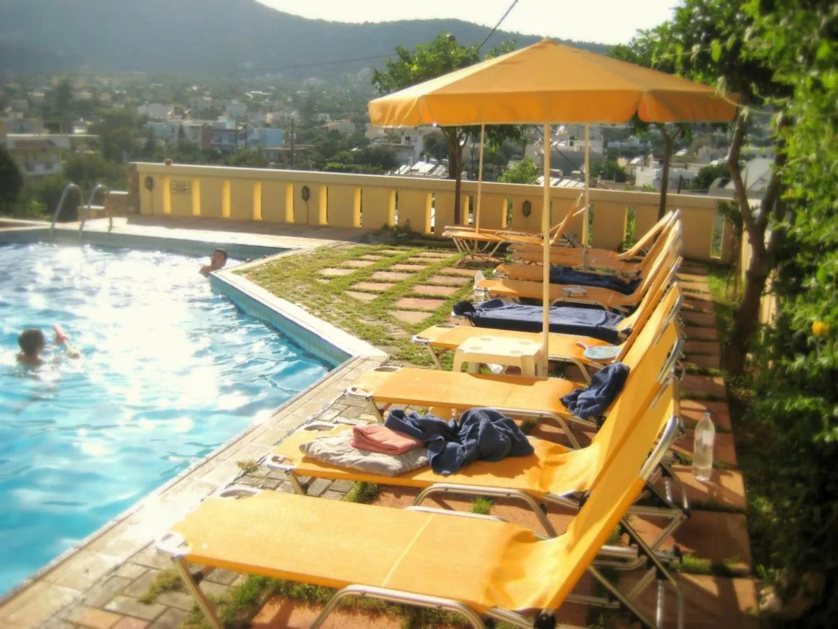 Swimming pool in Villiana Holiday Apartments