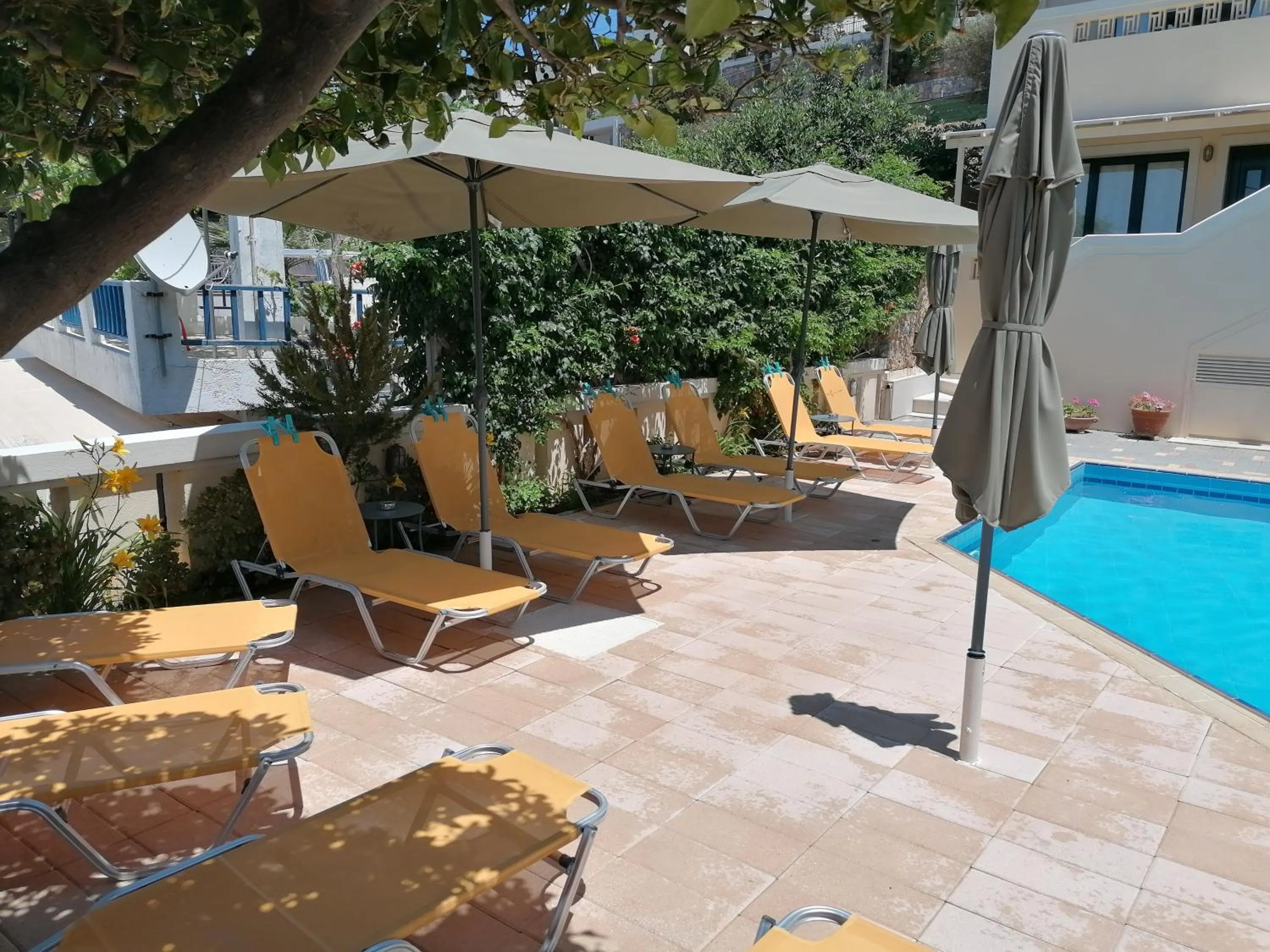 Swimming pool in Villiana Holiday Apartments