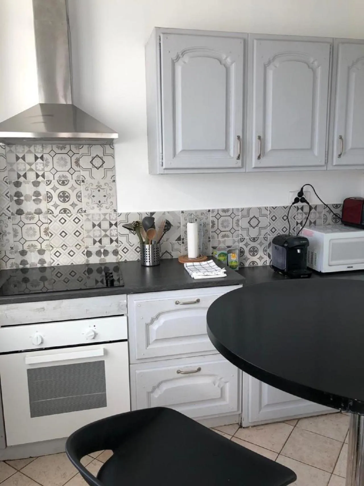 Kitchen or kitchenette, Kitchen/Kitchenette in Chambre paisible tout confort