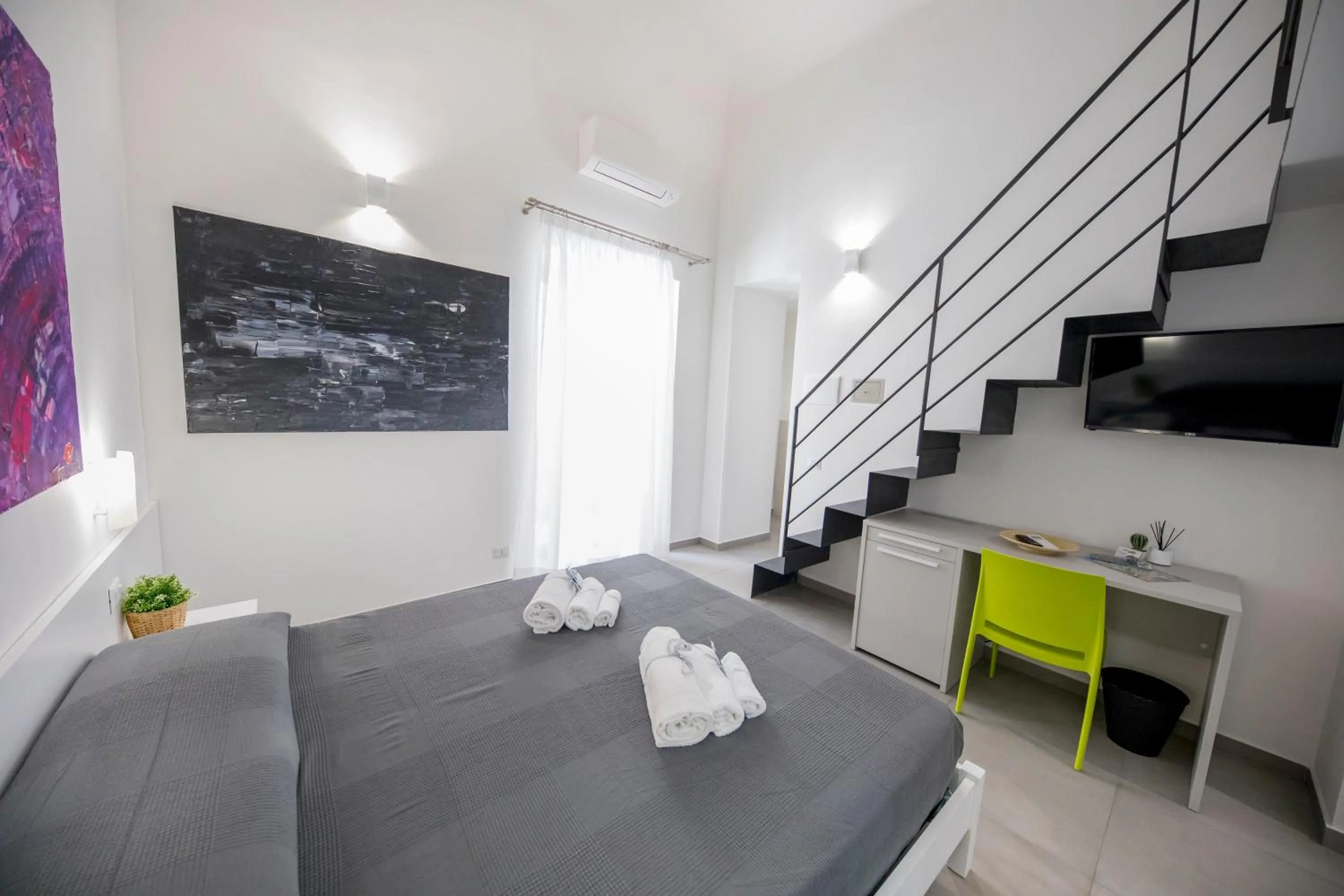 Photo of the whole room, Bed in Pepito palace