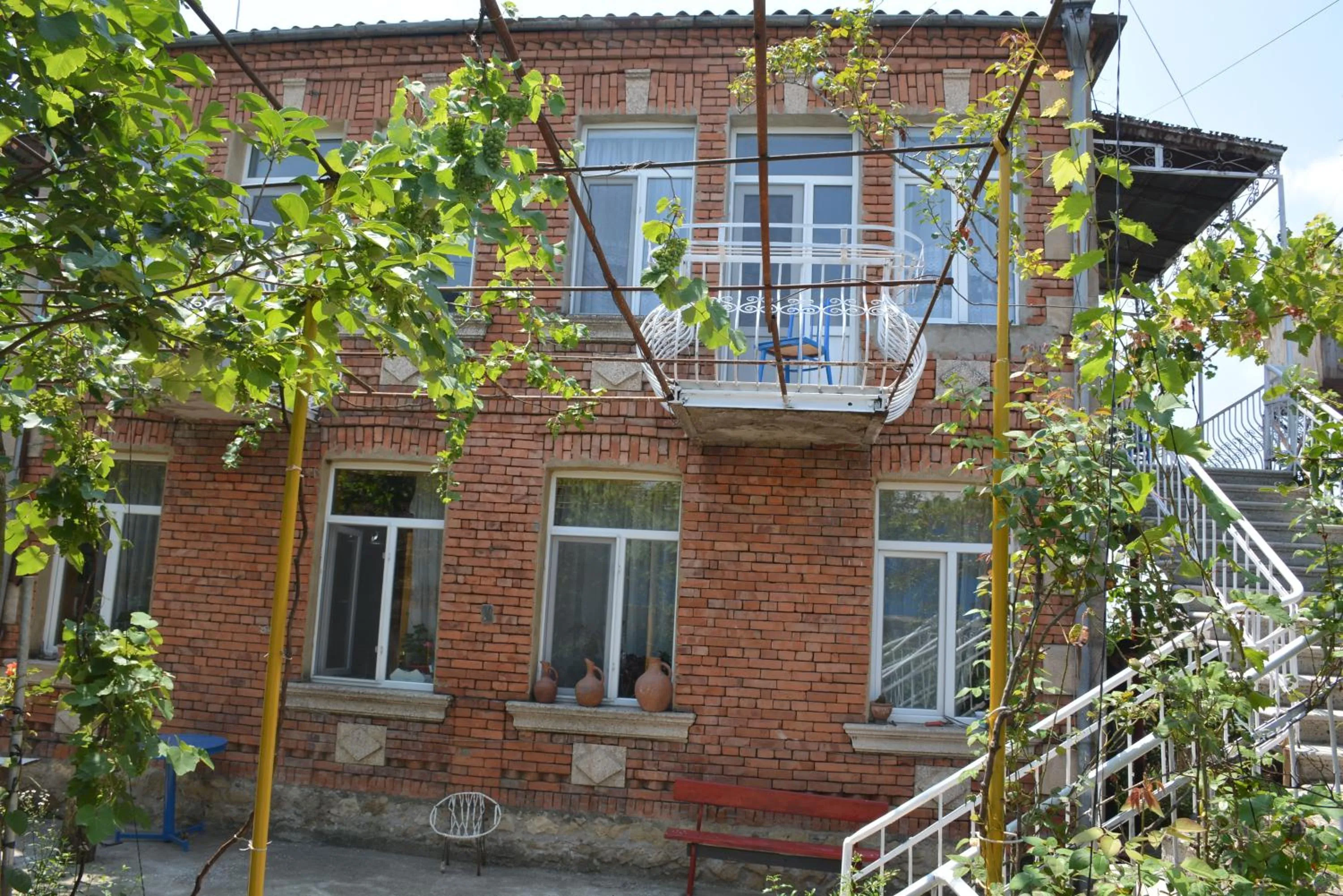 Facade/entrance in Friends House