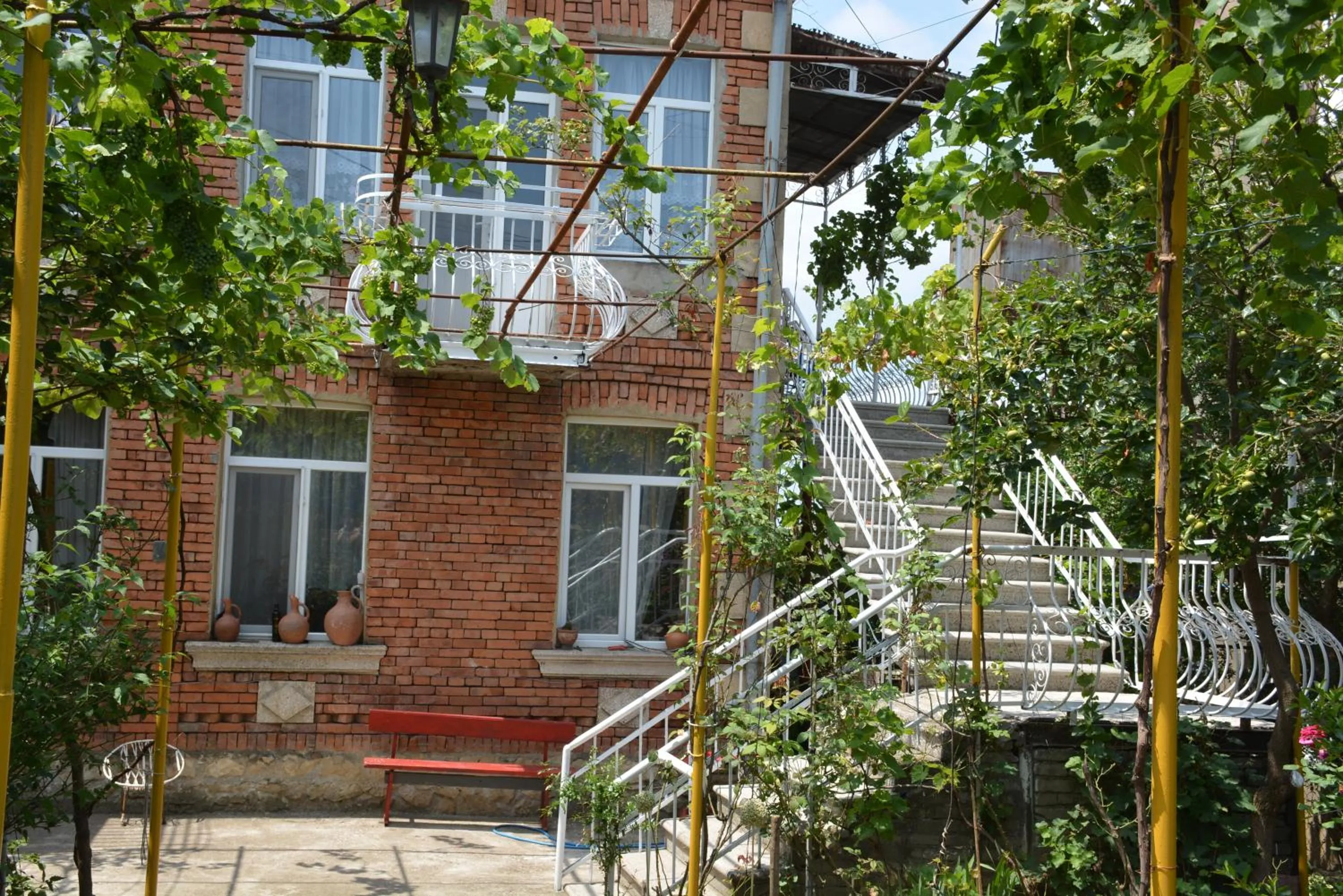 Facade/entrance in Friends House