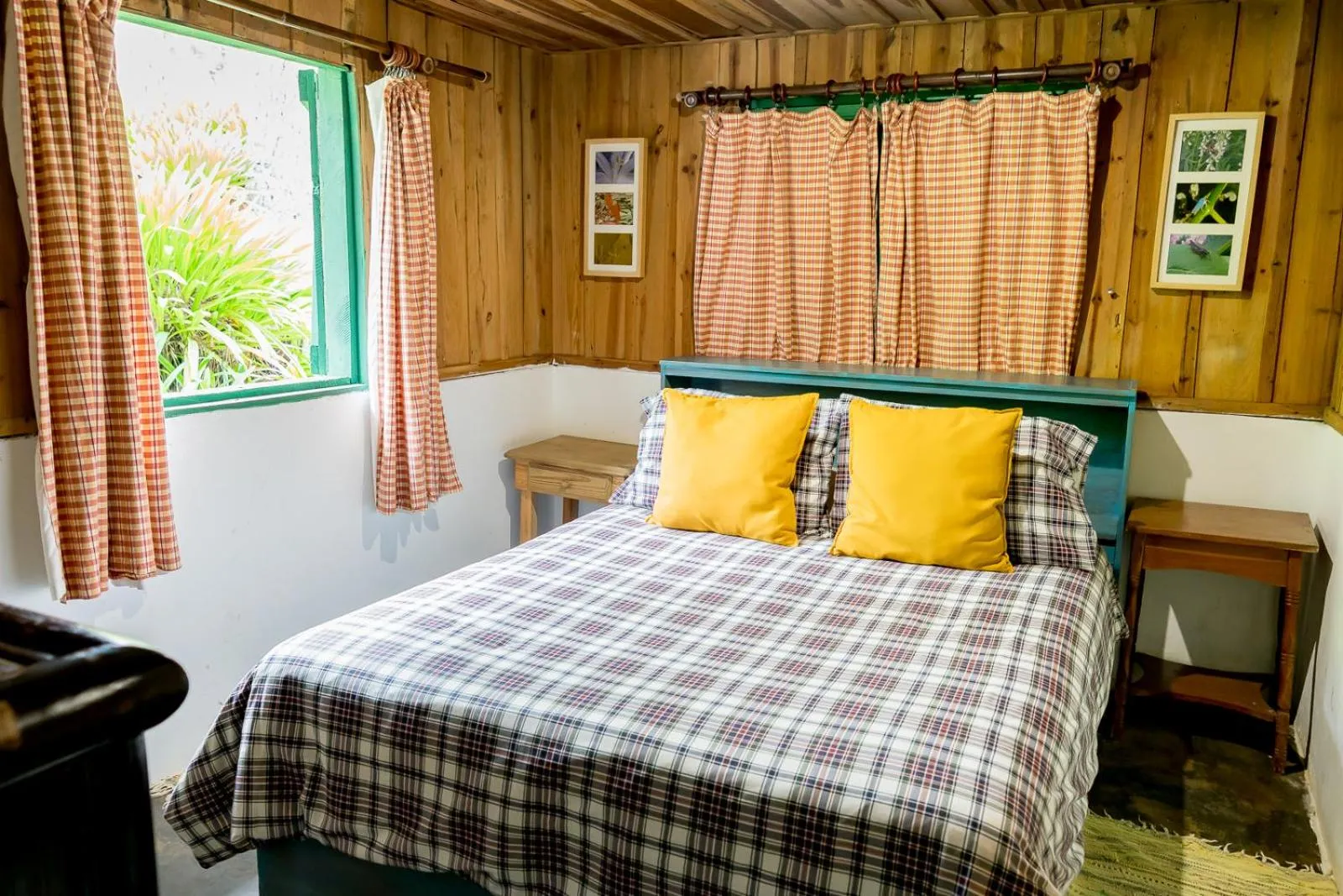 Bed in Villa Pajon Eco Lodge