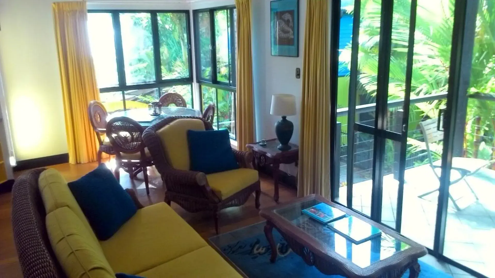 Luxury One-Bedroom Apartment in Dreamcatcher Beach-Side Apartments Luxury One-Bedroom Apartment in Dreamcatcher Beach-Side Apartments