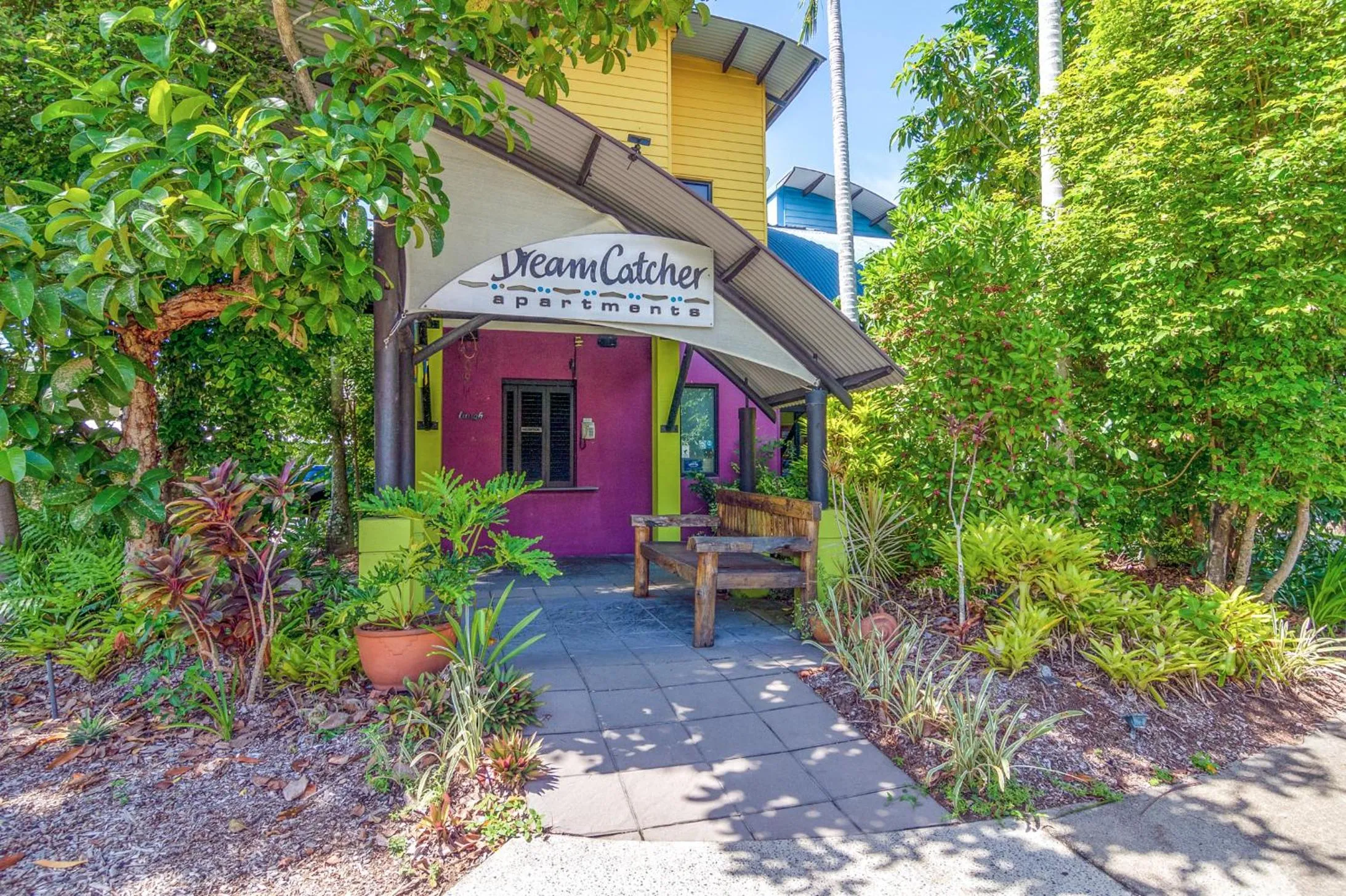 Dreamcatcher Beach-Side Apartments