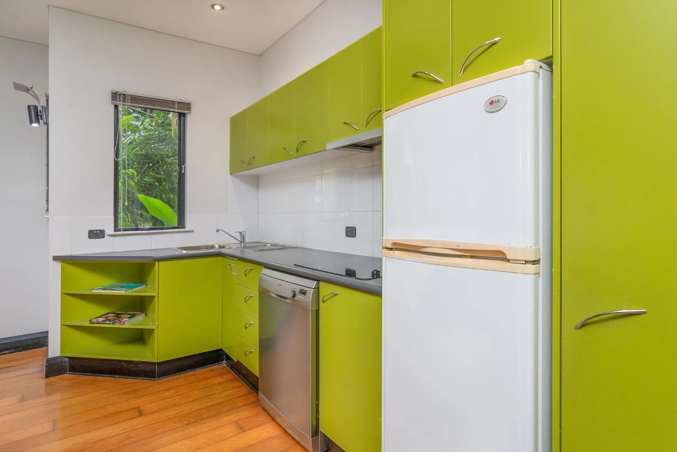 Dreamcatcher Beach-Side Apartments