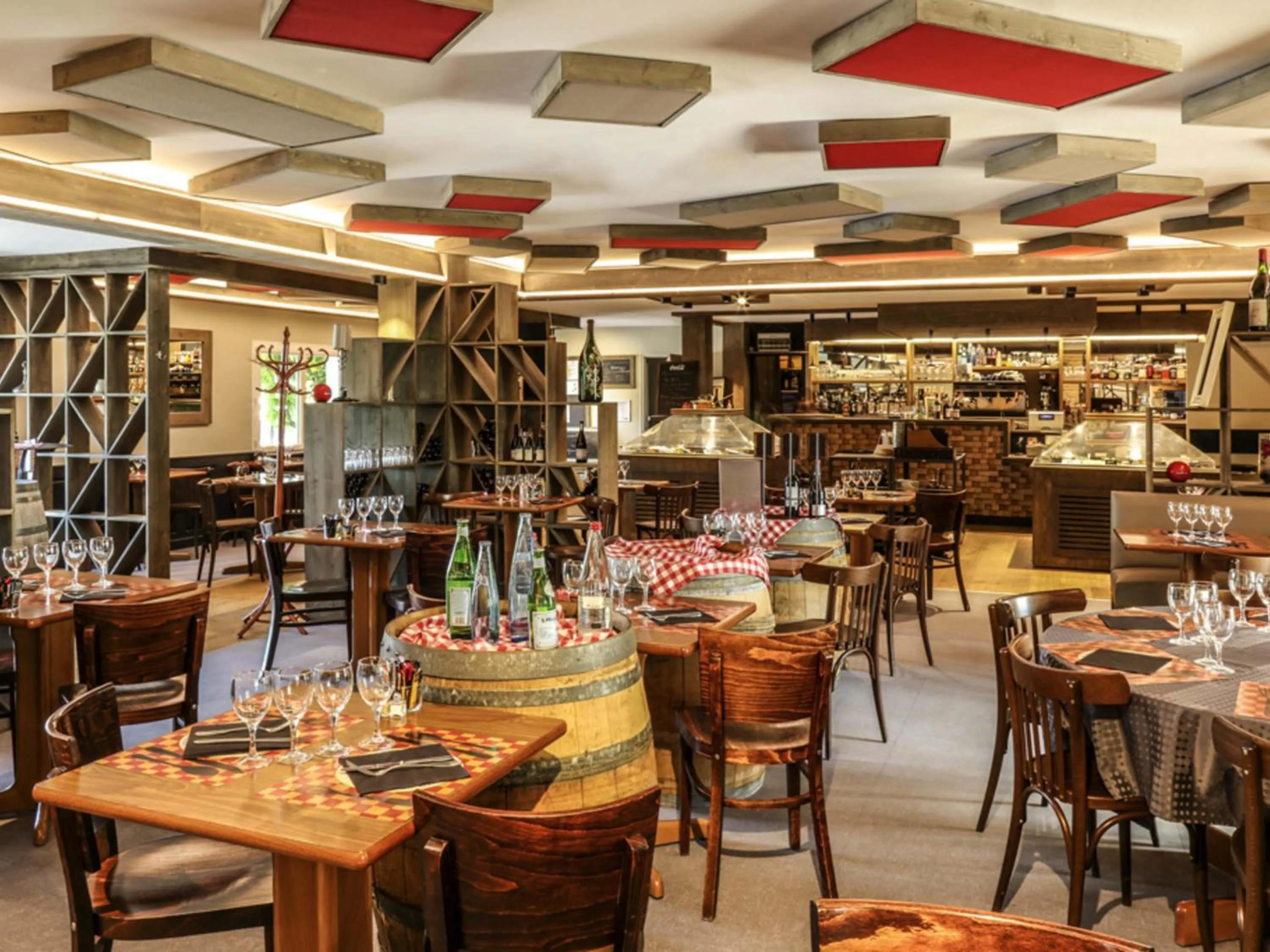Restaurant/places to eat in ibis Orange Sud