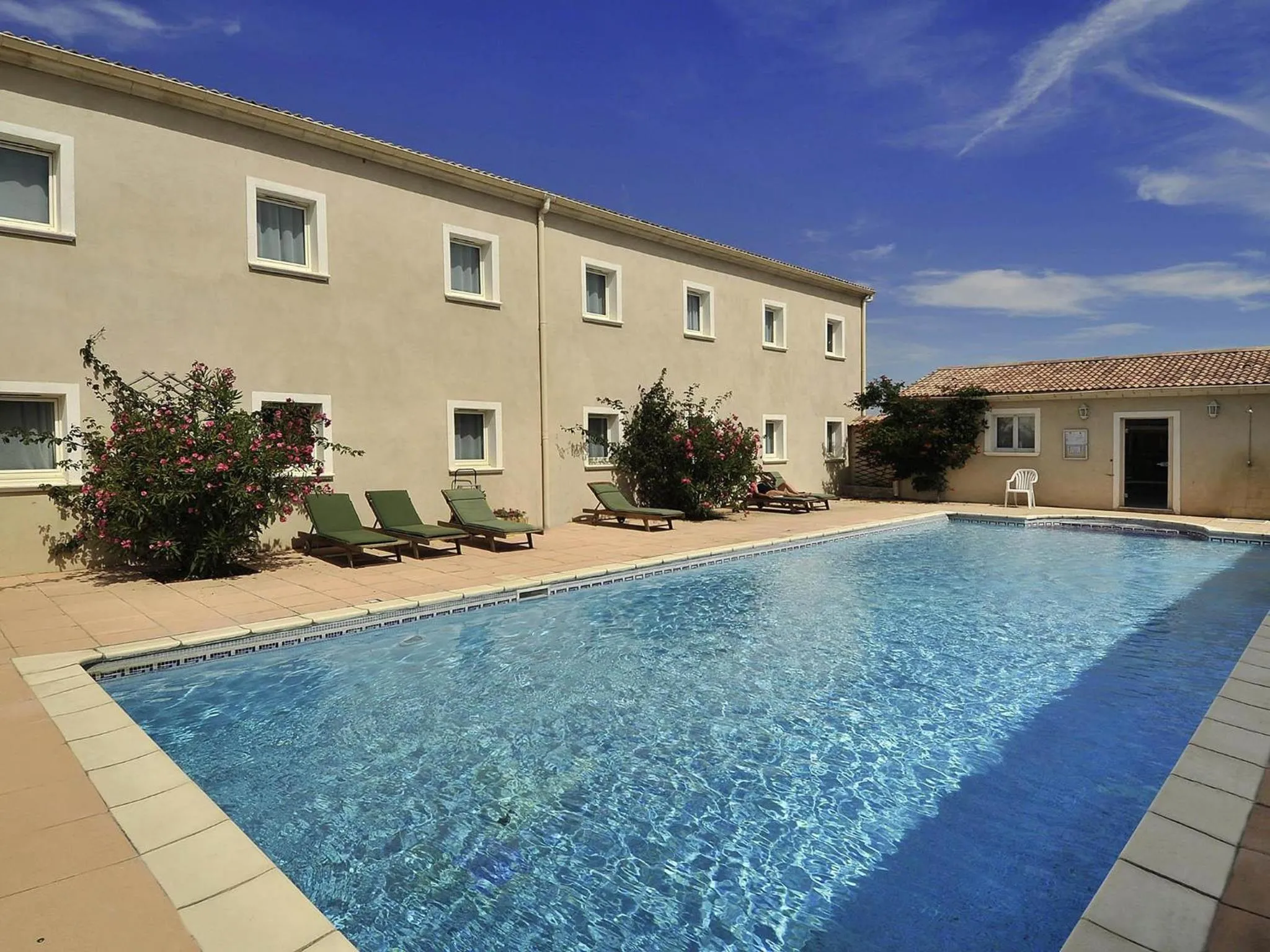 Property building in ibis Orange Sud